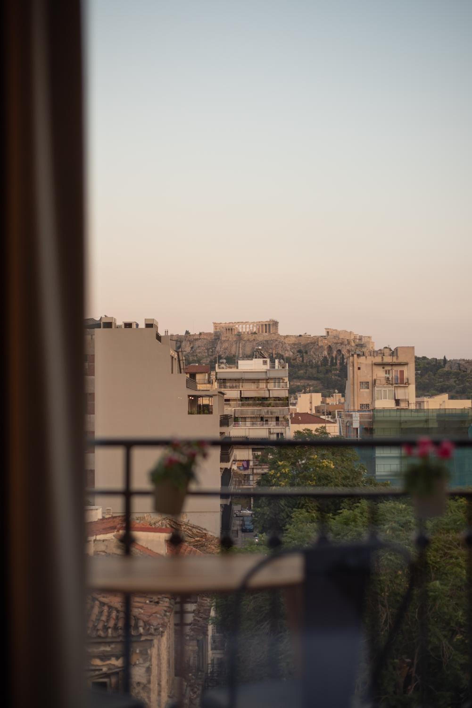 Stunning Acropolis View - 500m Metro - At Historical Center
