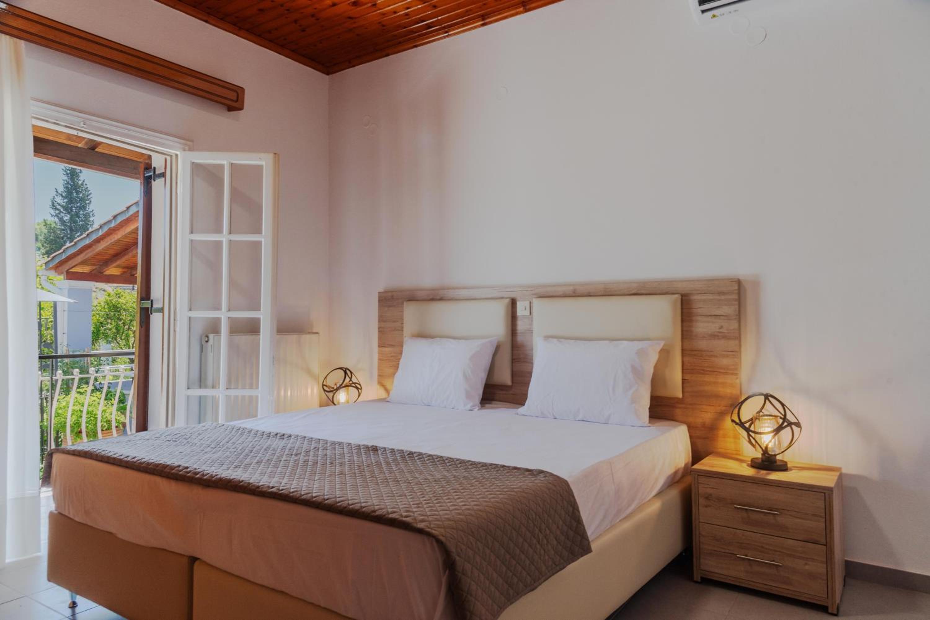 Four Seasons Vacation House