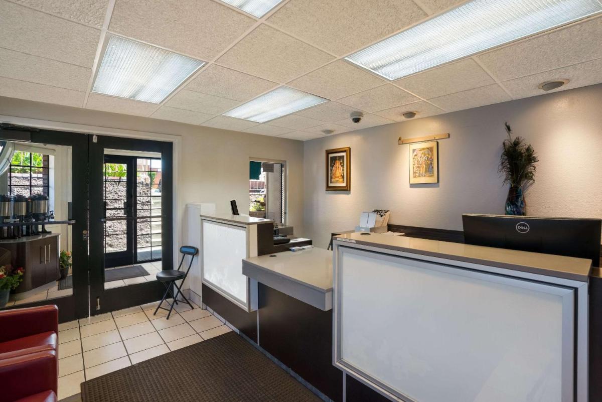 Vallejo Vacations - Econo Lodge - Property Image 20