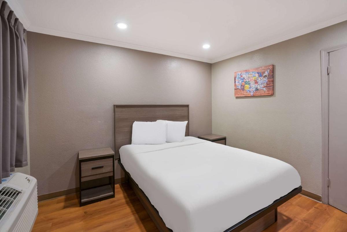 Vallejo Vacations - Econo Lodge - Property Image 19