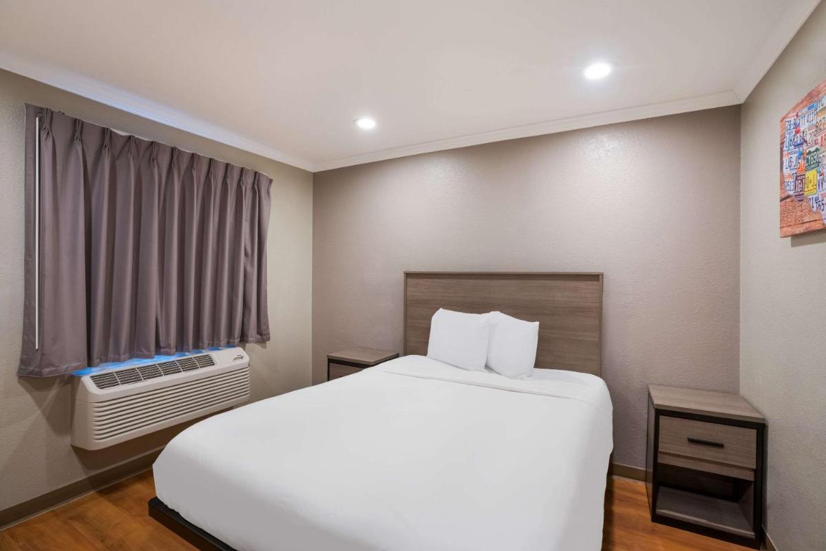Vallejo Vacations - Econo Lodge - Property Image 17