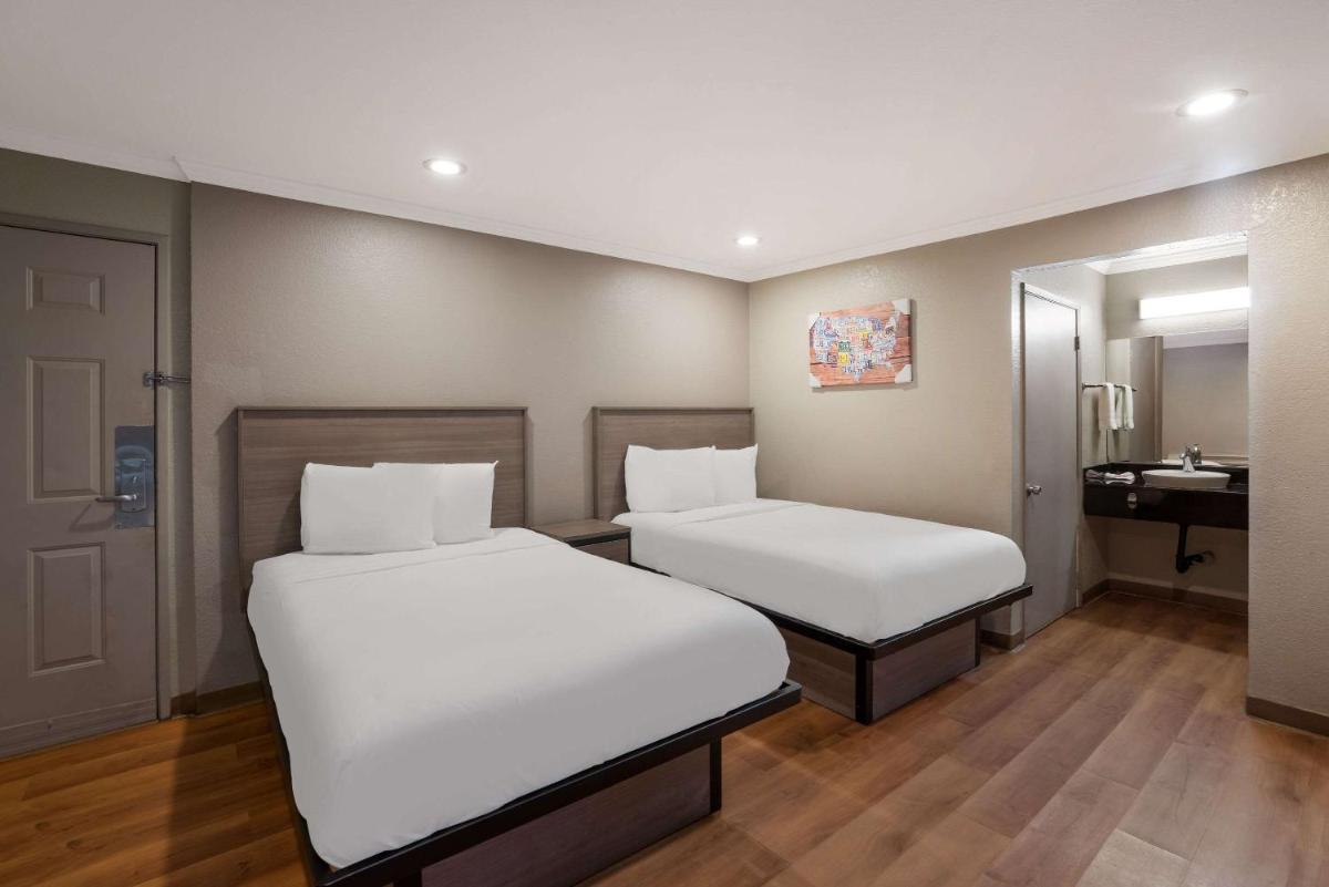 Vallejo Vacations - Econo Lodge - Property Image 14