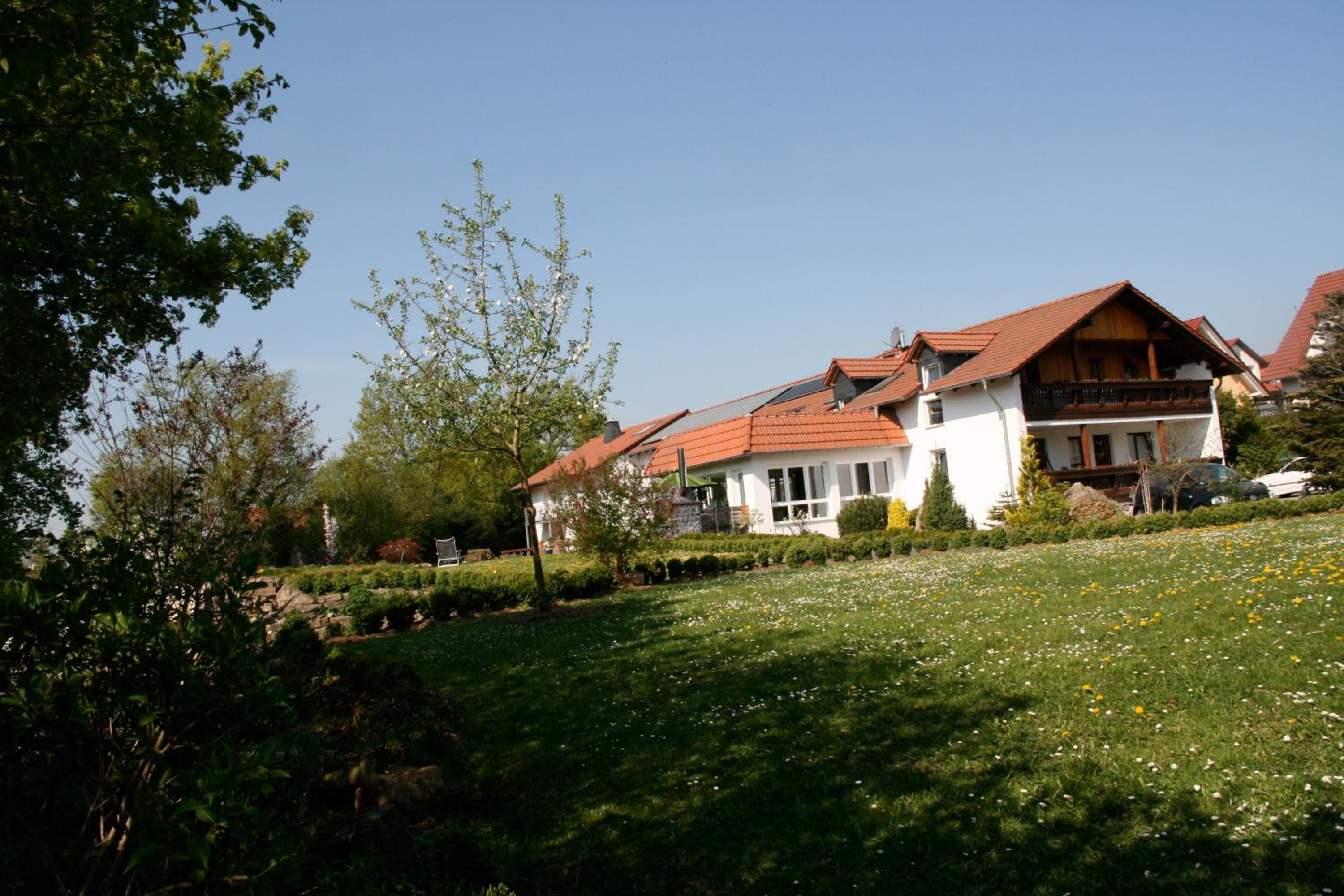 Urlaubspension 'Hohes Rott' und Apartmenthaus