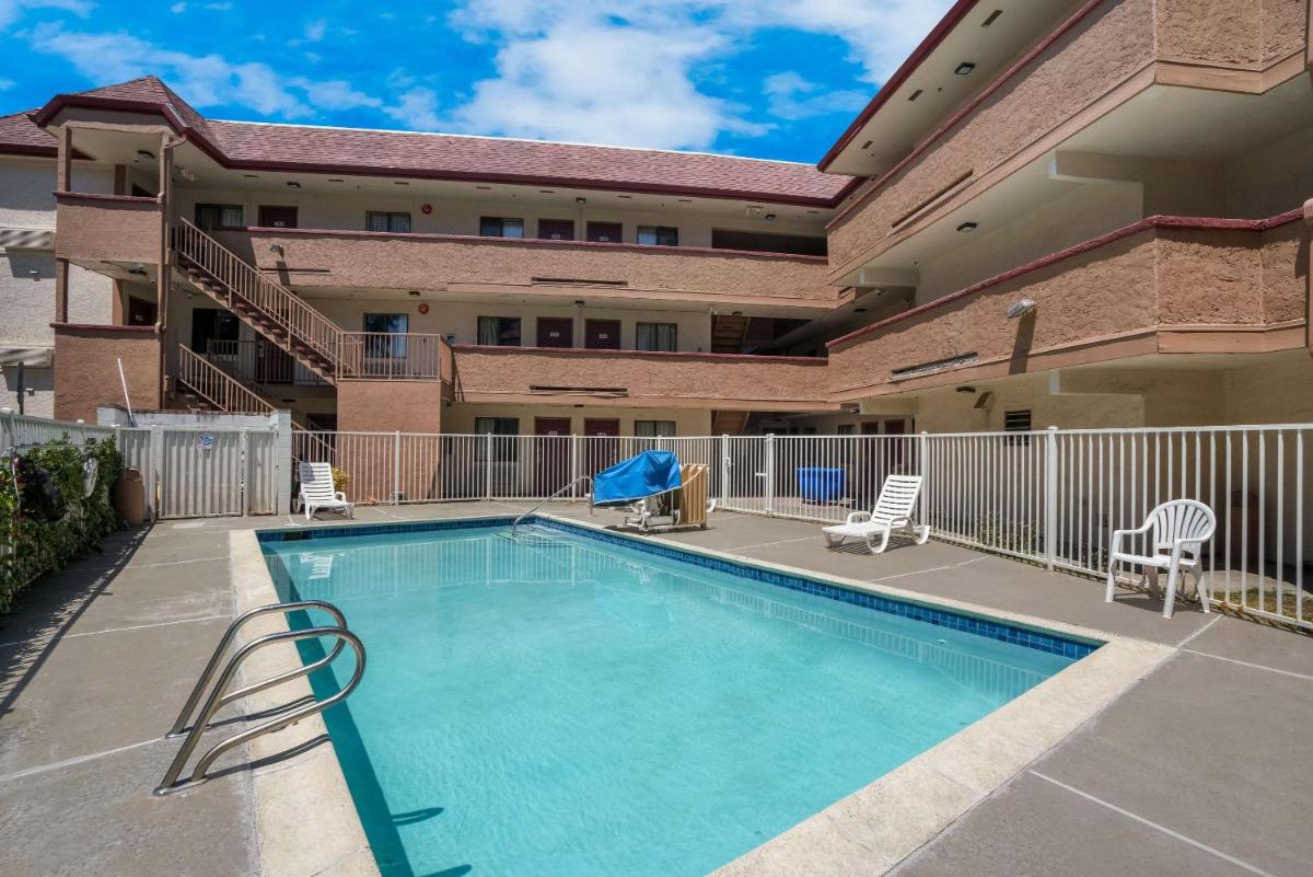 Vallejo Vacations - Econo Lodge - Property Image 2