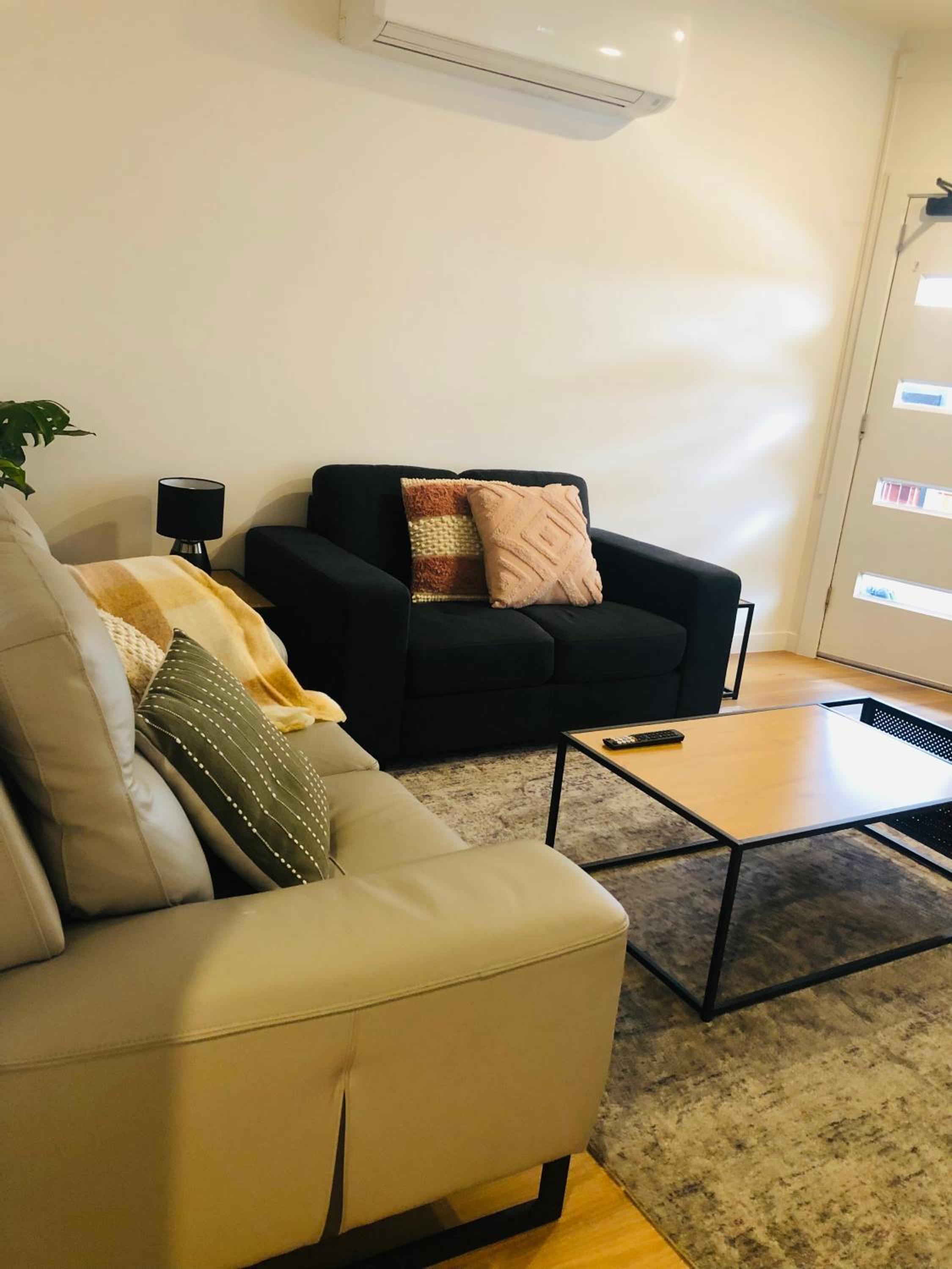 Superior & Luxe 2BR Apartment Villas Al Fresco Patio Free Parking & WIFI