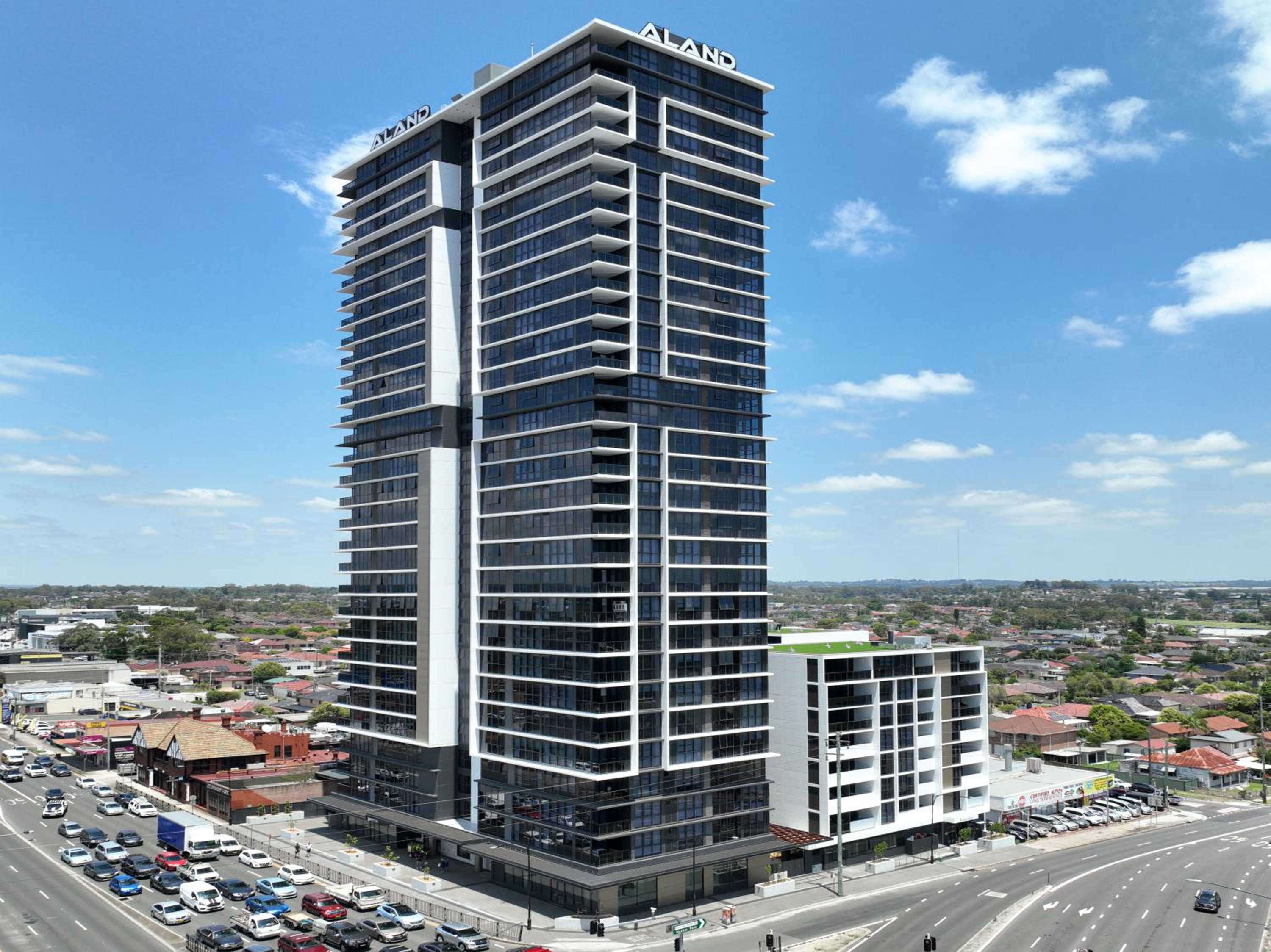 Liverpool Brand new 2 Br Apt City View Parking