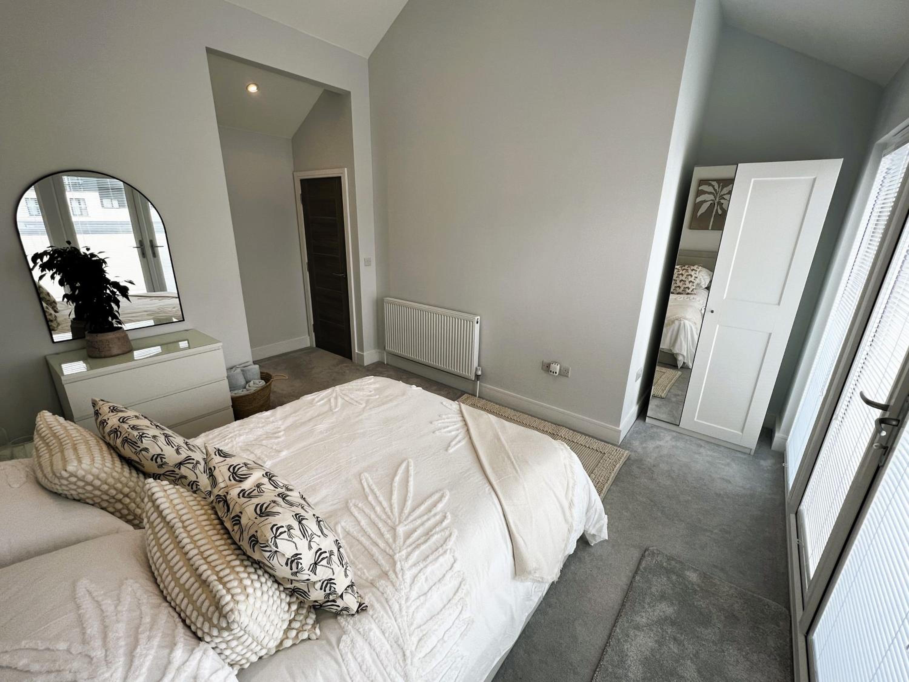 Sandown Vacations - The Island Holiday Company-Seagrass - Property Image 11