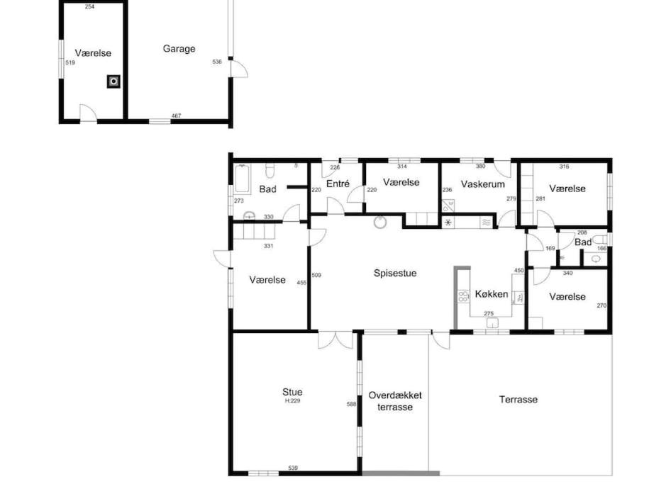 Cozy family home close to the harbor and beach view 4