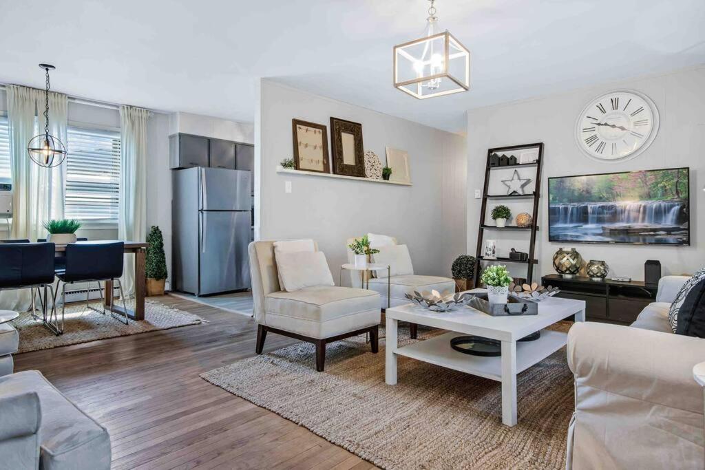 Beautiful Renovated Beach Condo in Center of OC view 3