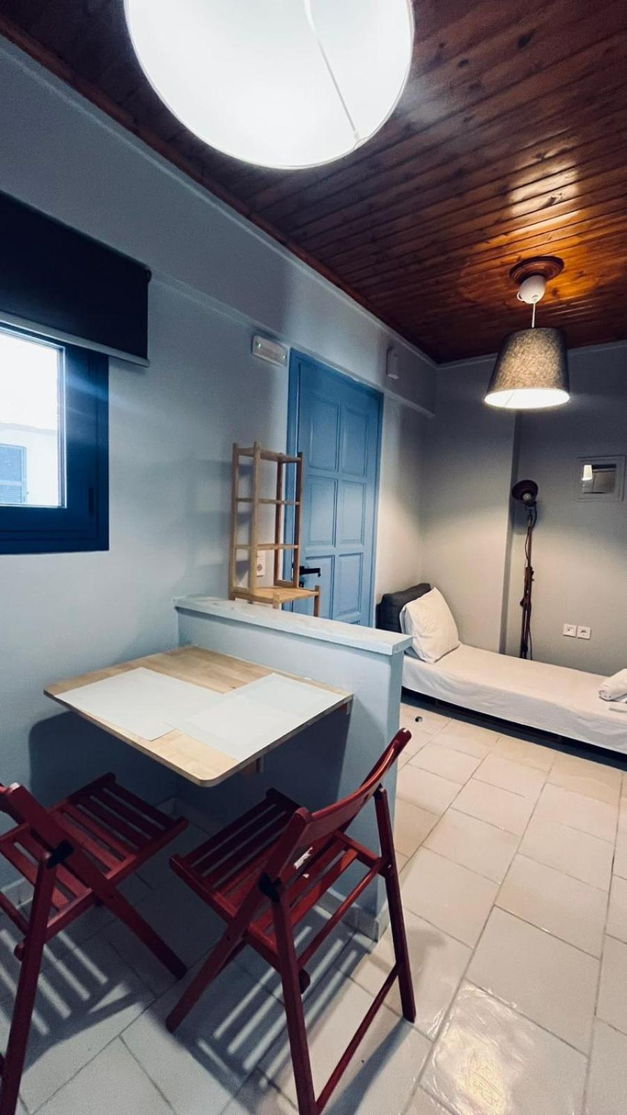 Thelxis Room