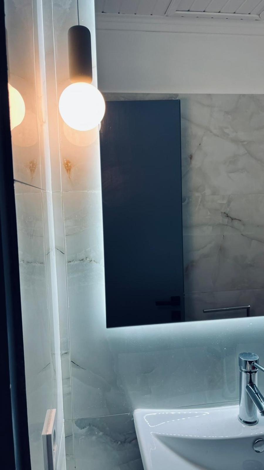 Thelxis Room