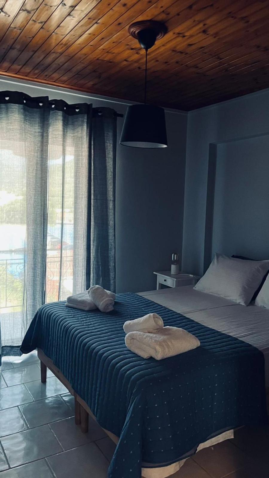 Thelxis Room