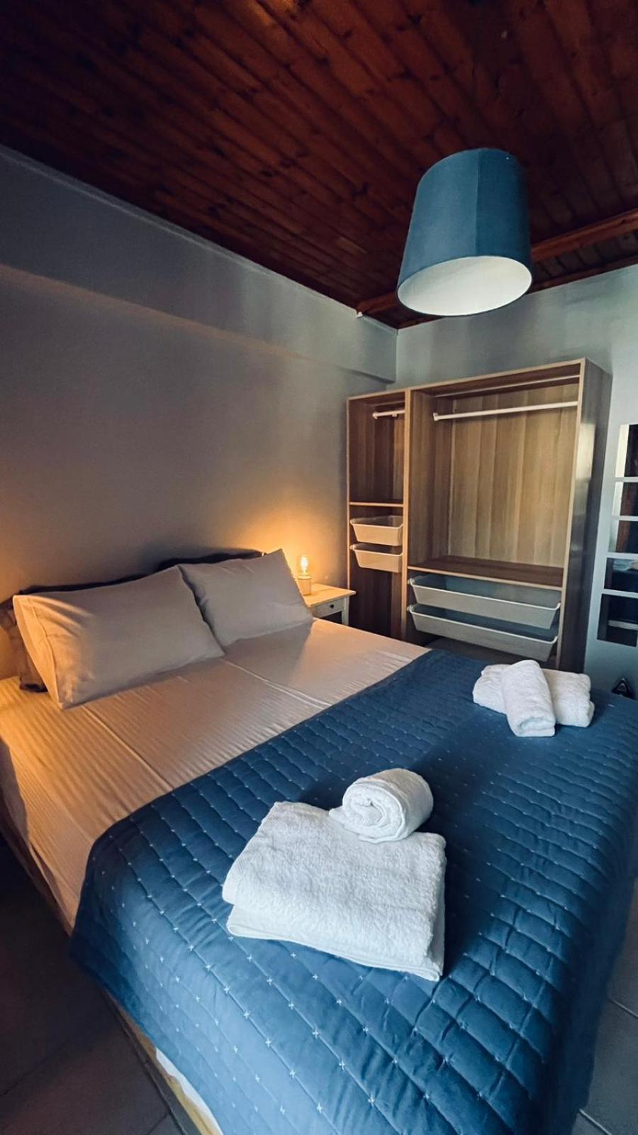 Thelxis Room