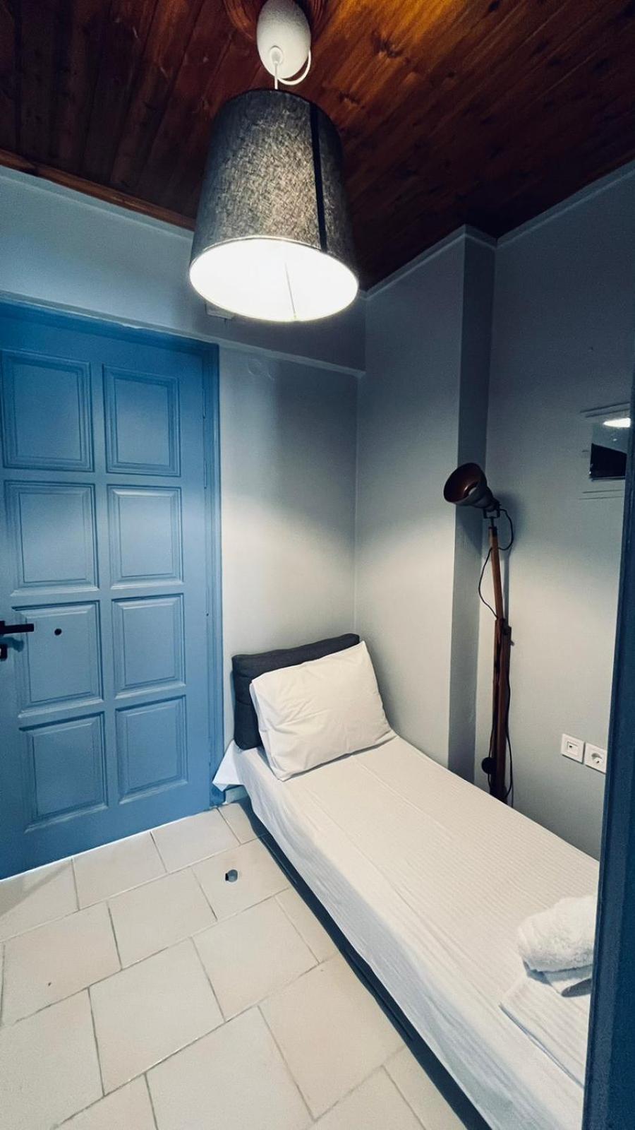 Thelxis Room