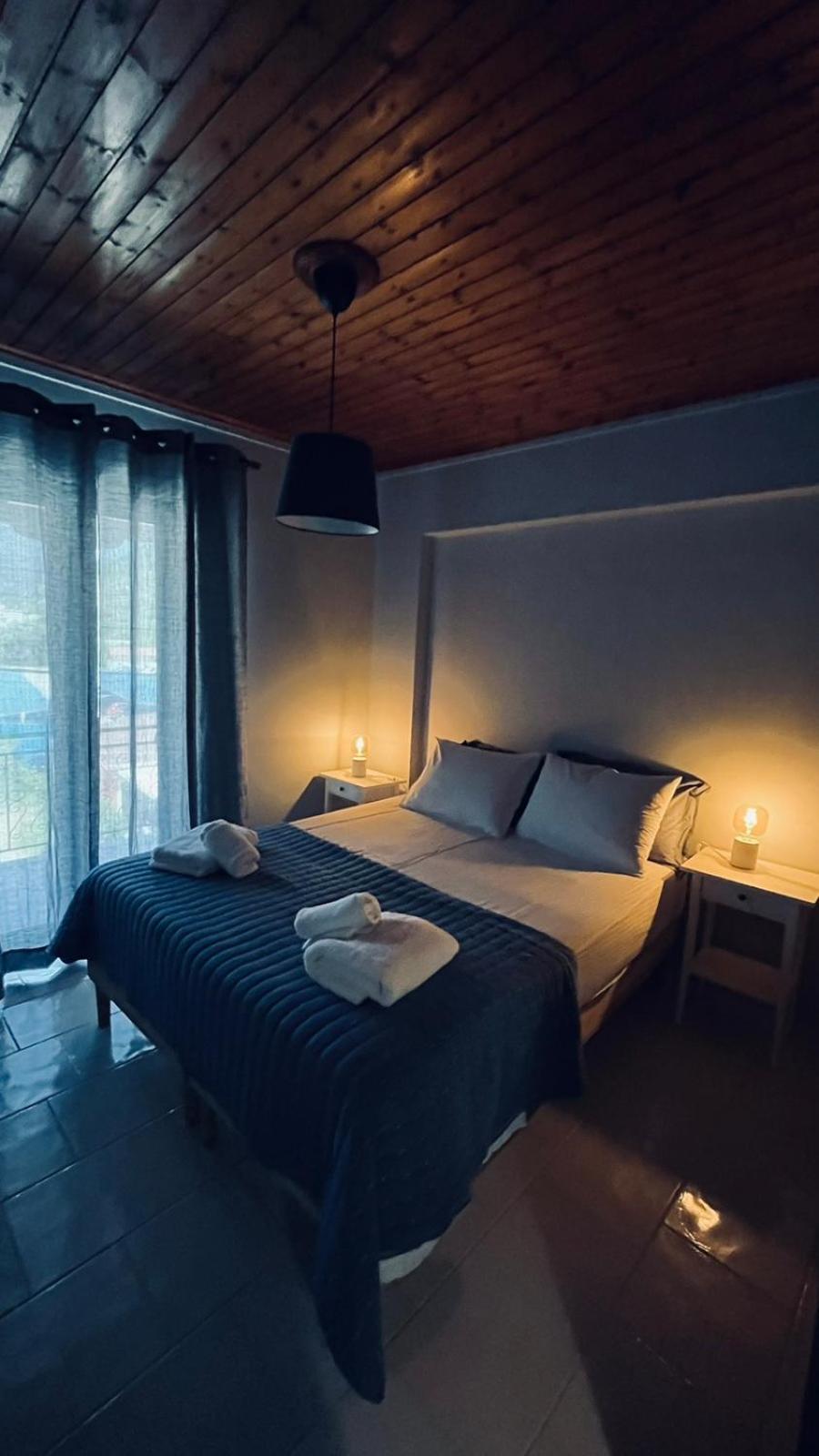 Thelxis Room