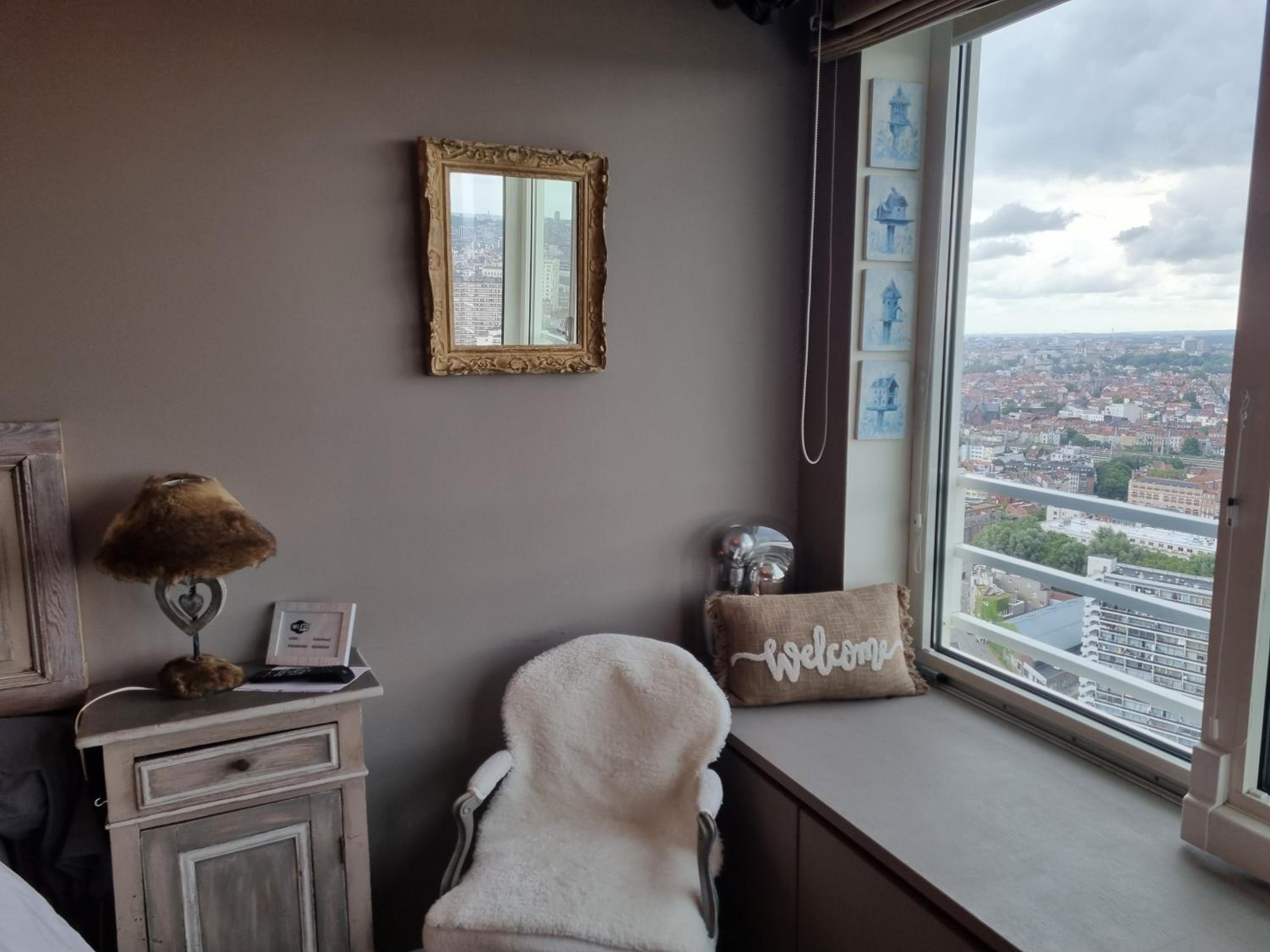 Romantics rooms in Brussels sky