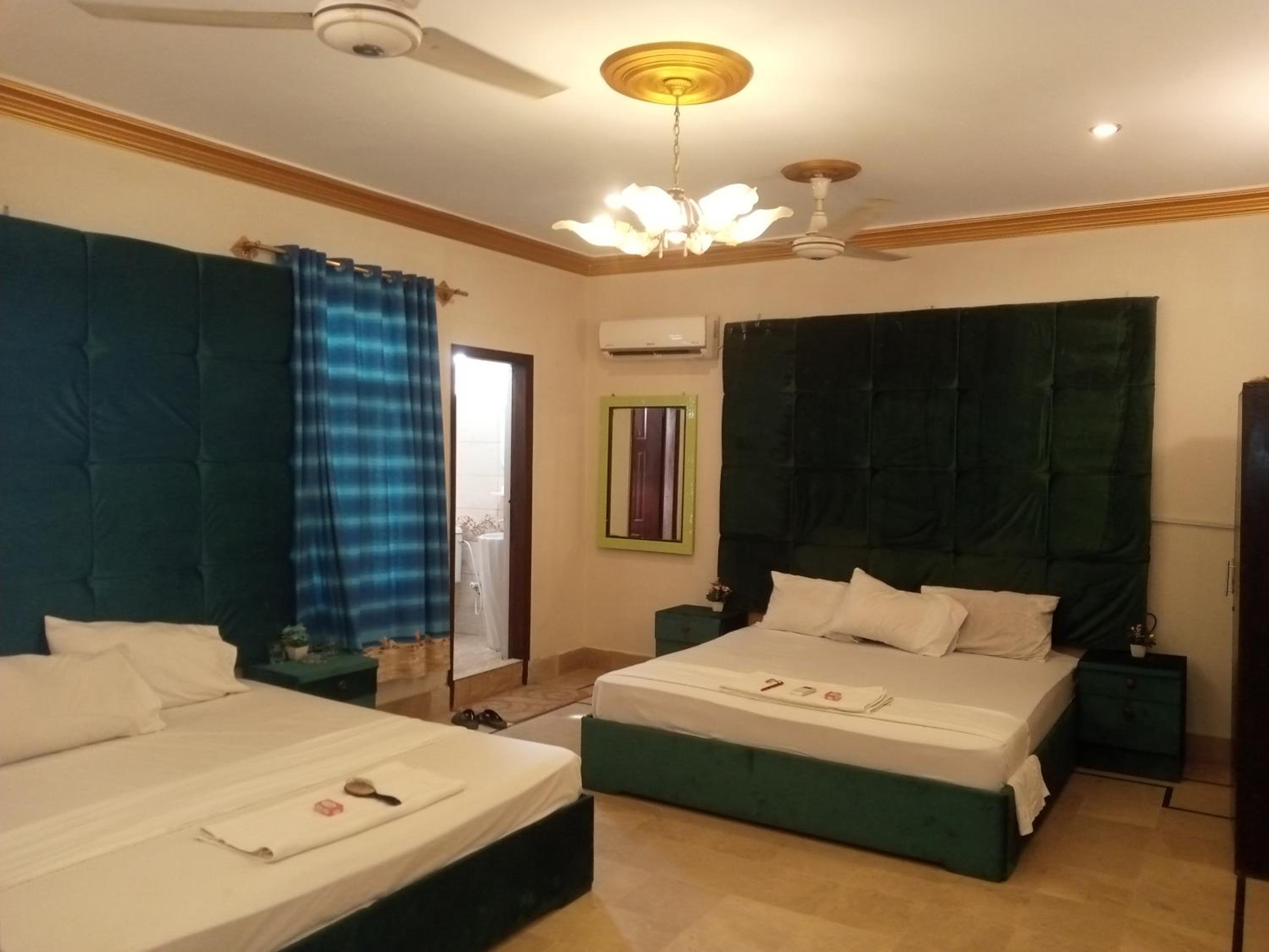 Foto 13 de 44 de Hotel Crown Plaza, Near Karachi Airport, Darul sehat Hospital, Dow, Agha khan and Liaqat Hospital