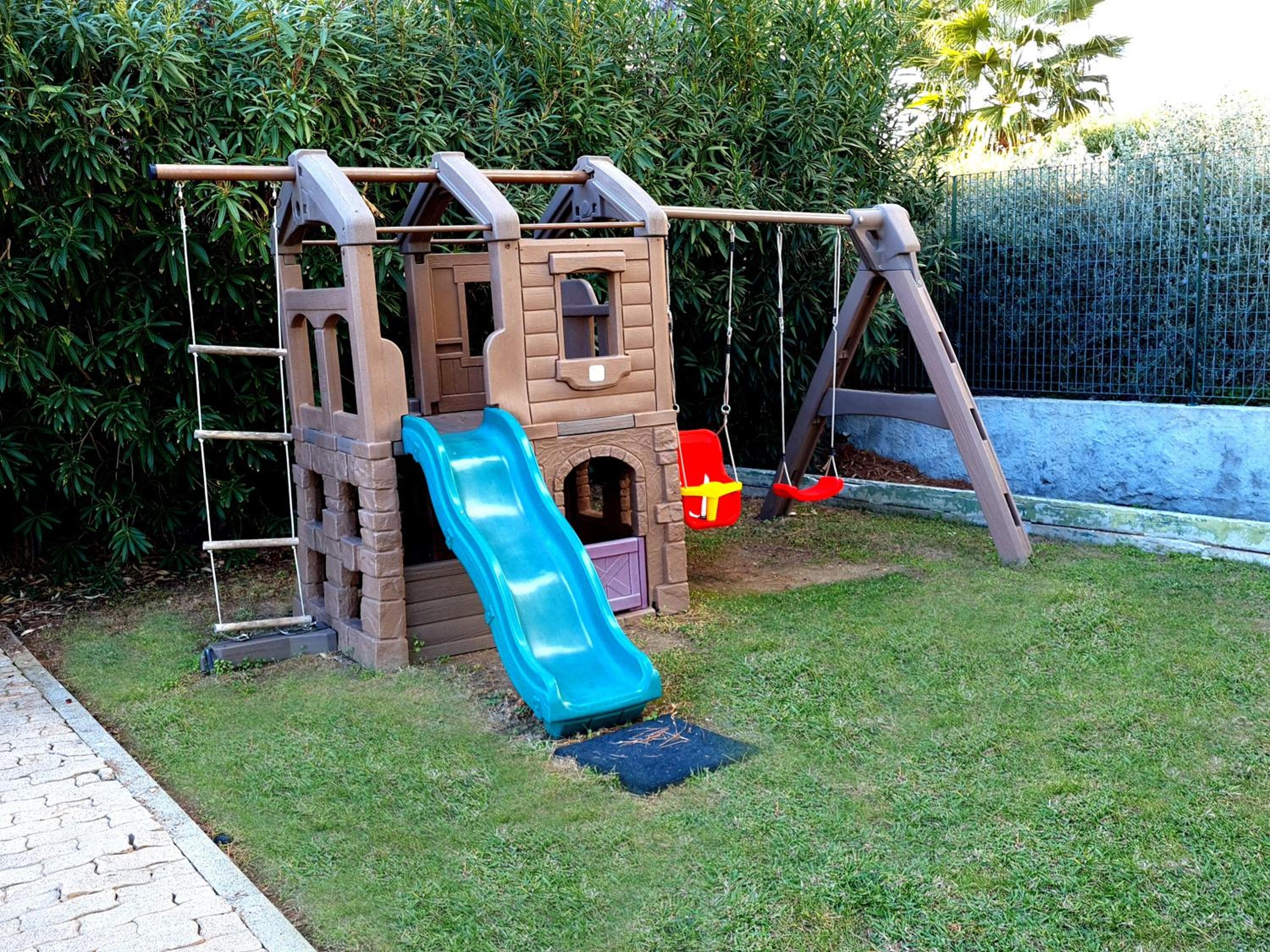 Elegante Appartamento con Piscina - Wi-Fi & Box Privato view 4