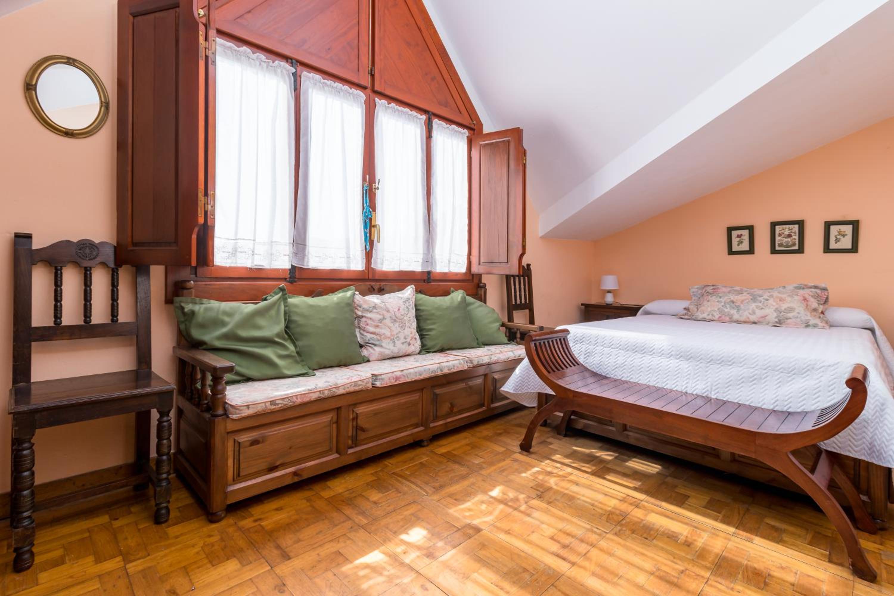 Casa con jardín privado Oreña