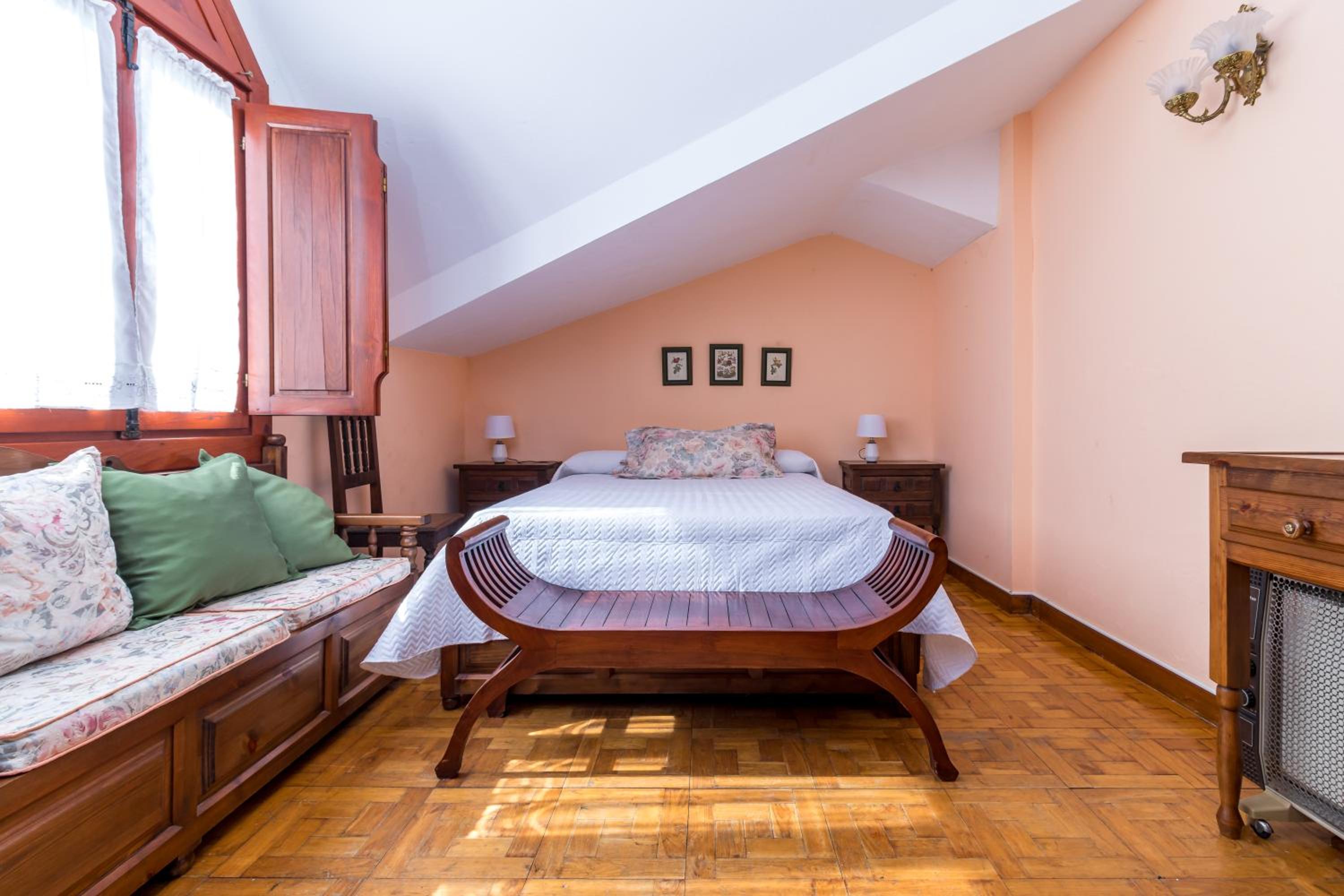 Casa con jardín privado Oreña