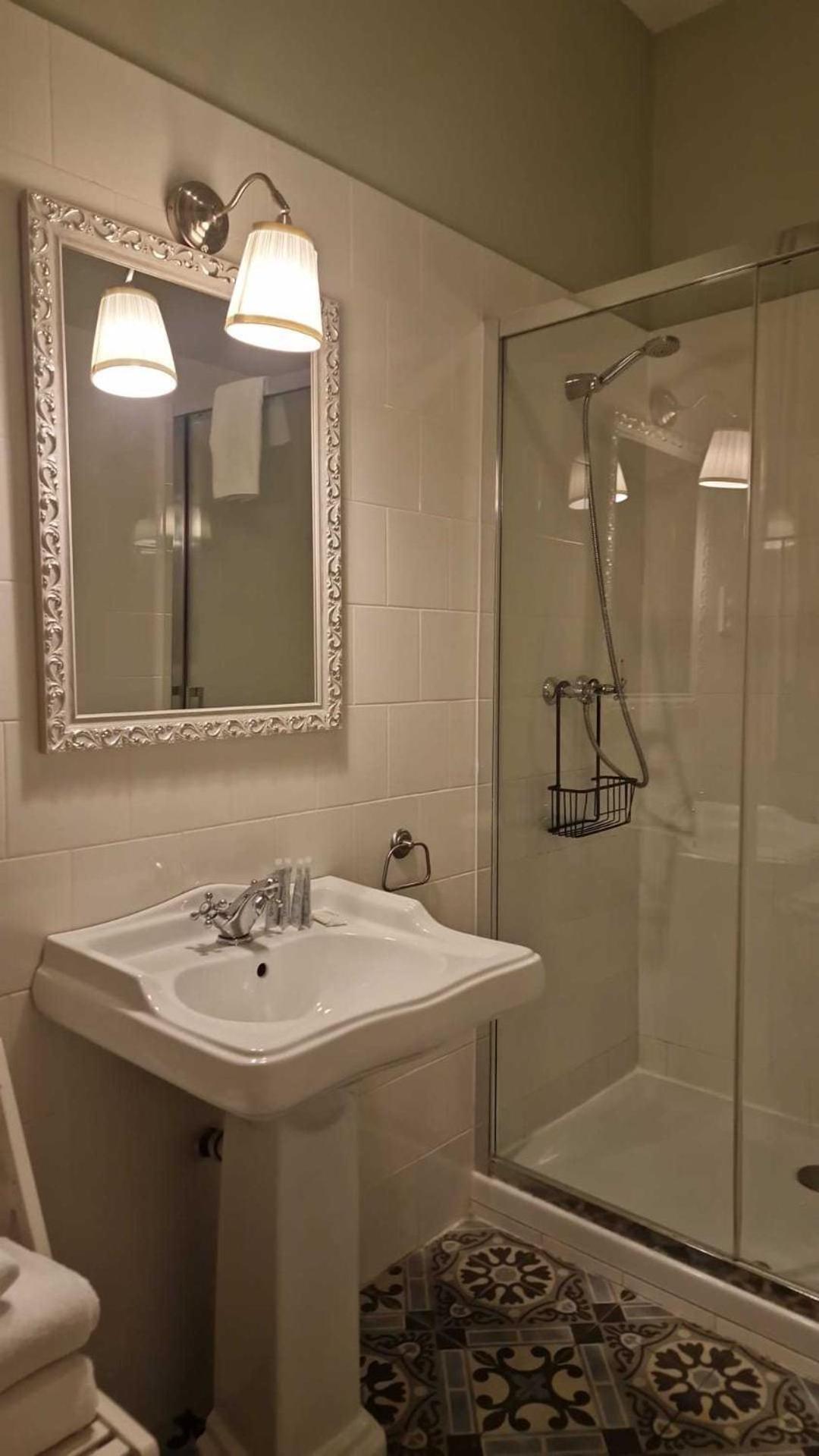 Lumine Luxury Suites by gaiarooms