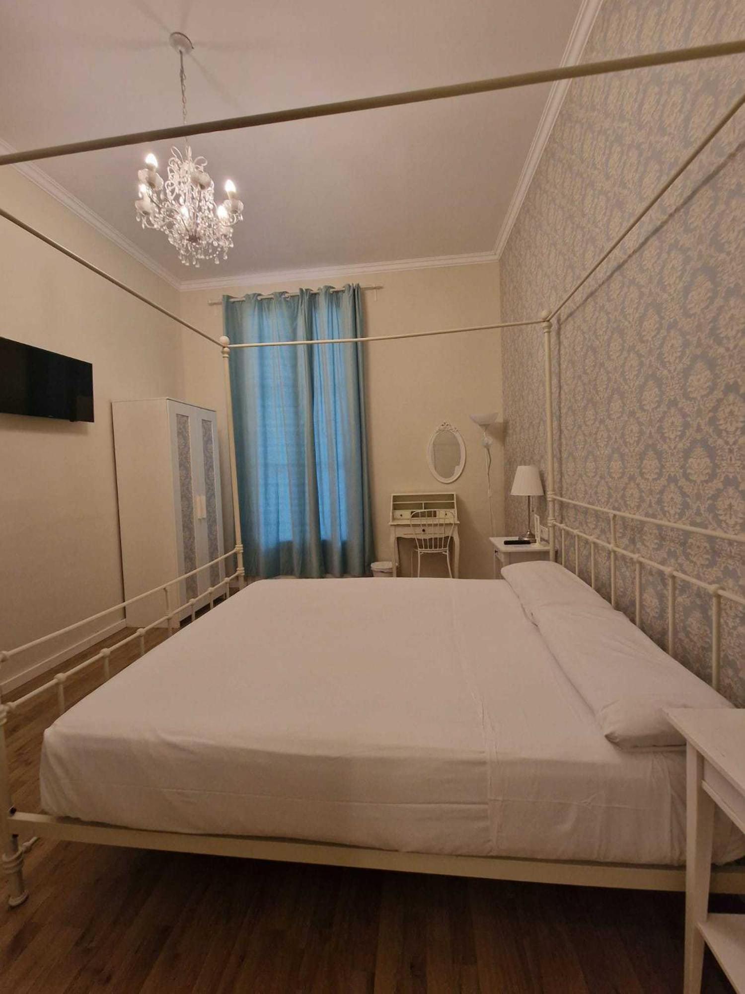 Lumine Luxury Suites by gaiarooms