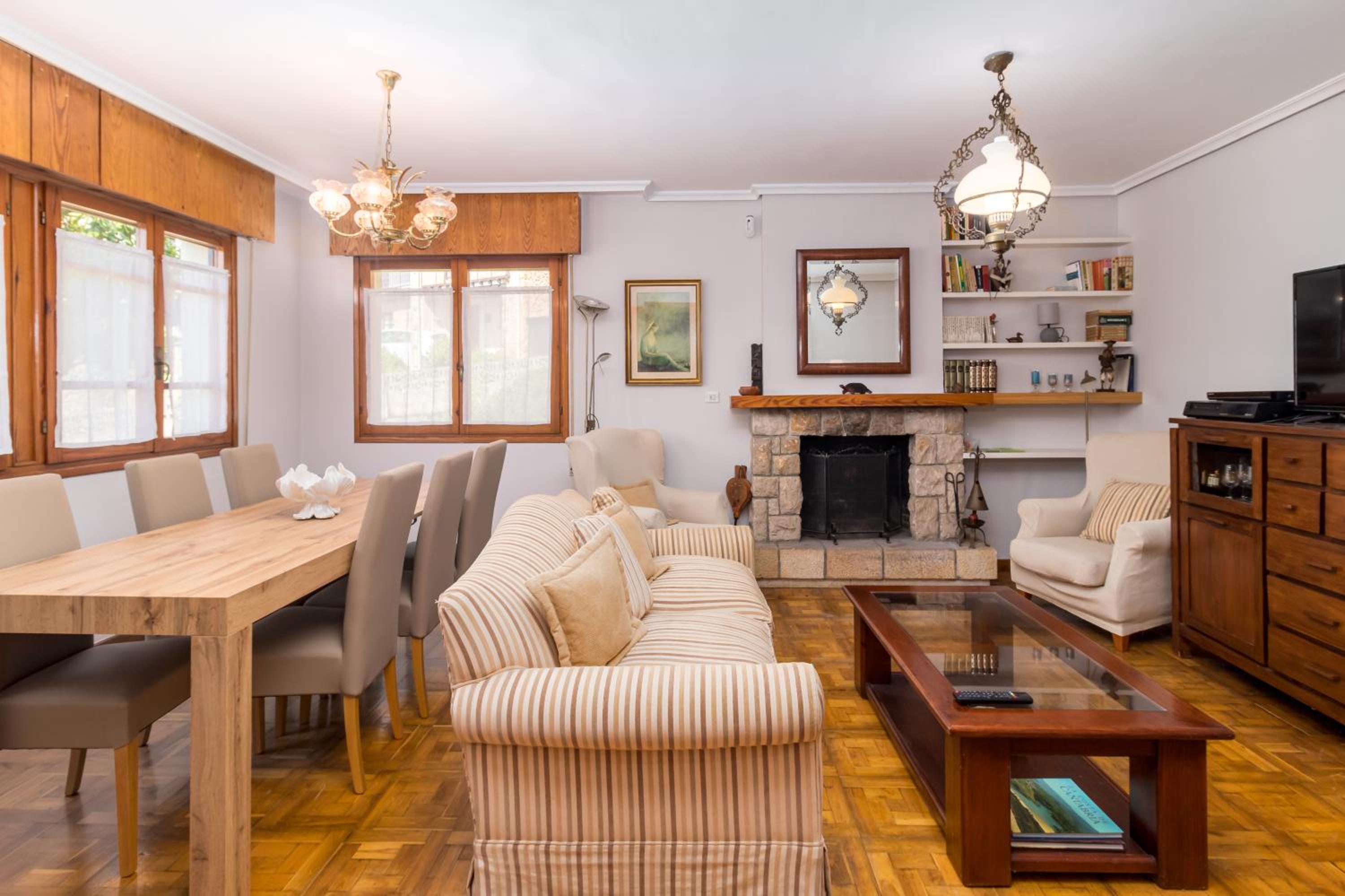 Casa con jardín privado Oreña