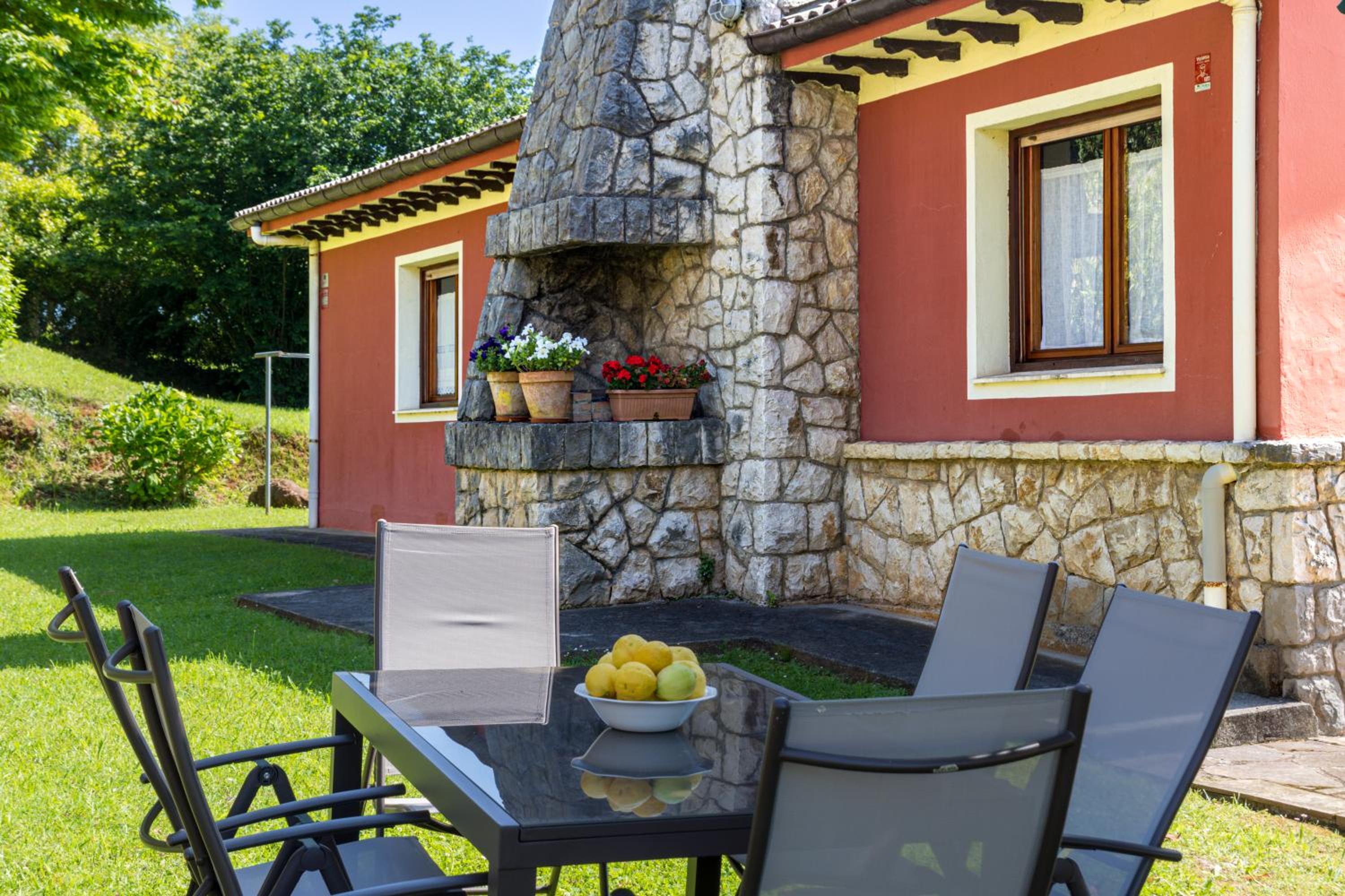 Casa con jardín privado Oreña