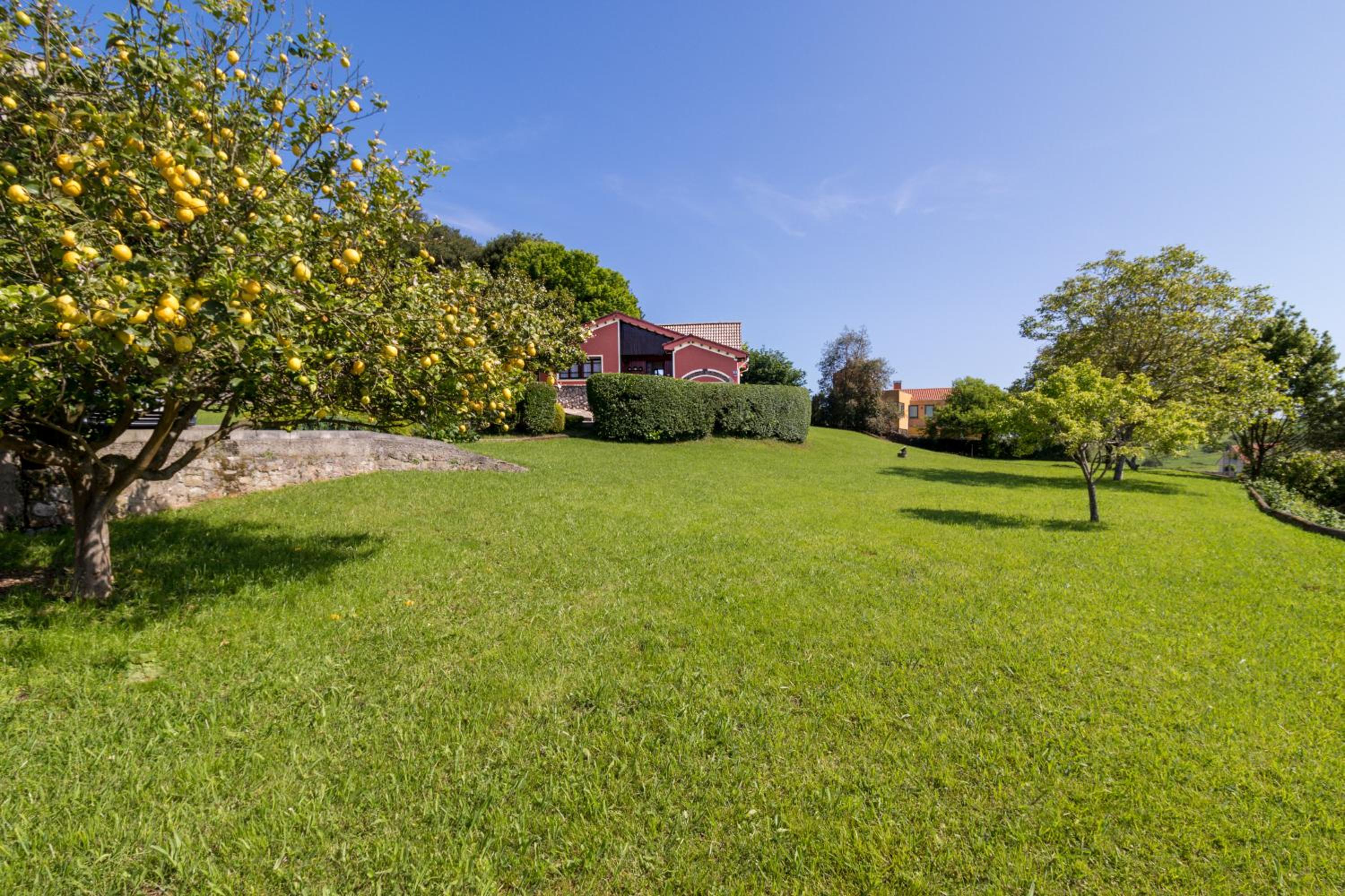 Casa con jardín privado Oreña