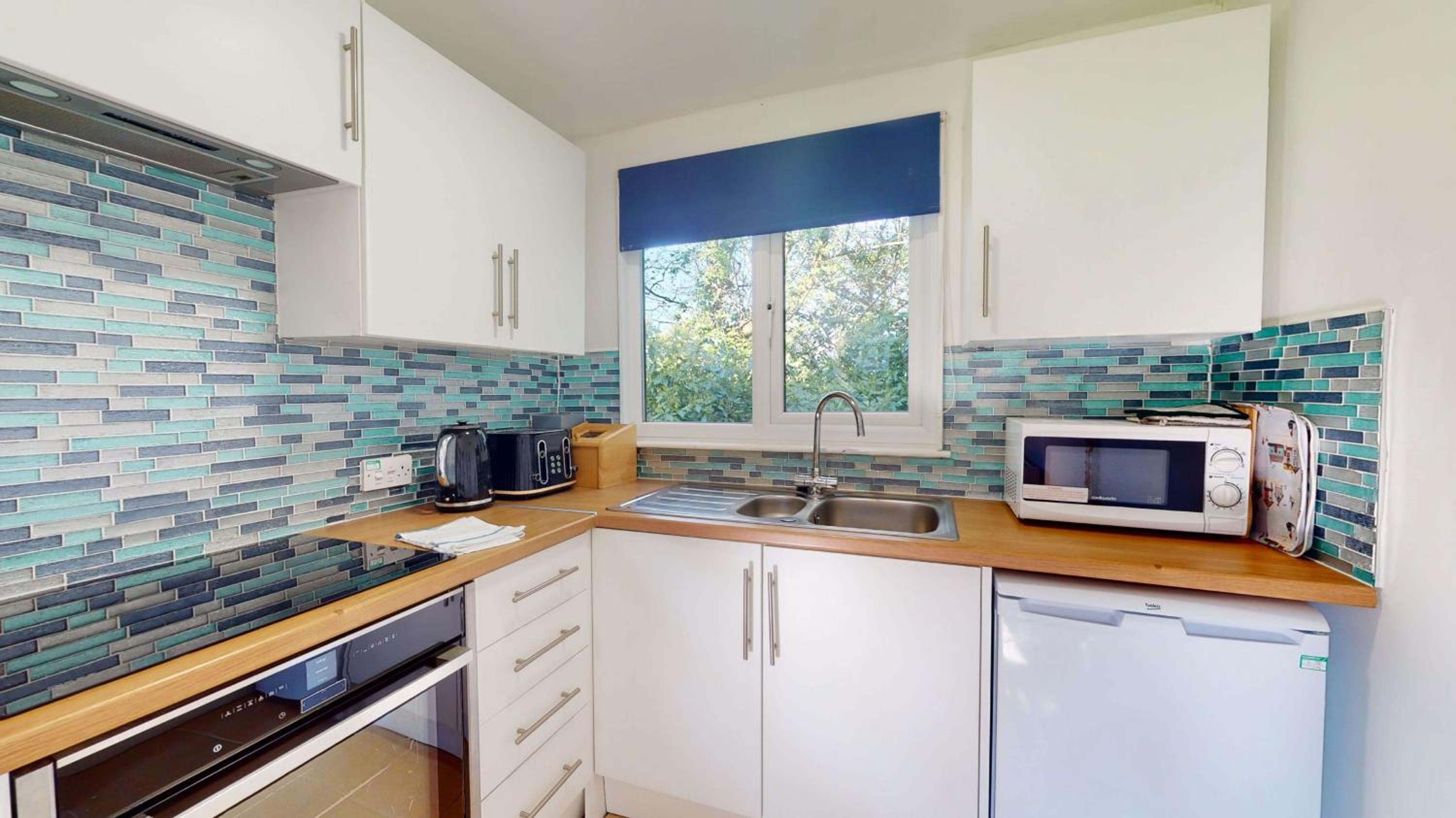 87 Strawberry Hill, Tolroy Manor view 4