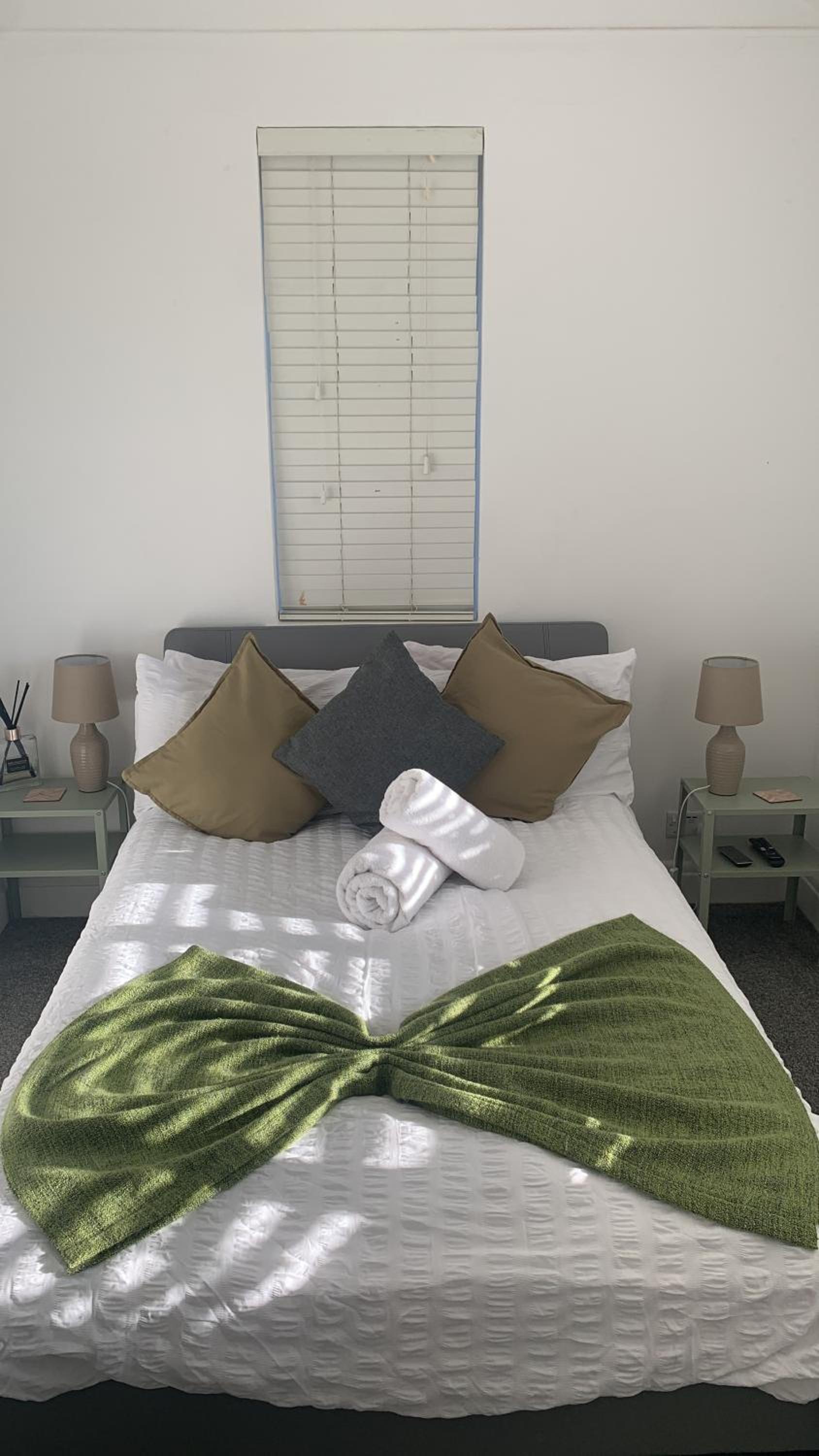 Wandworth, South London Deluxe King Room 2