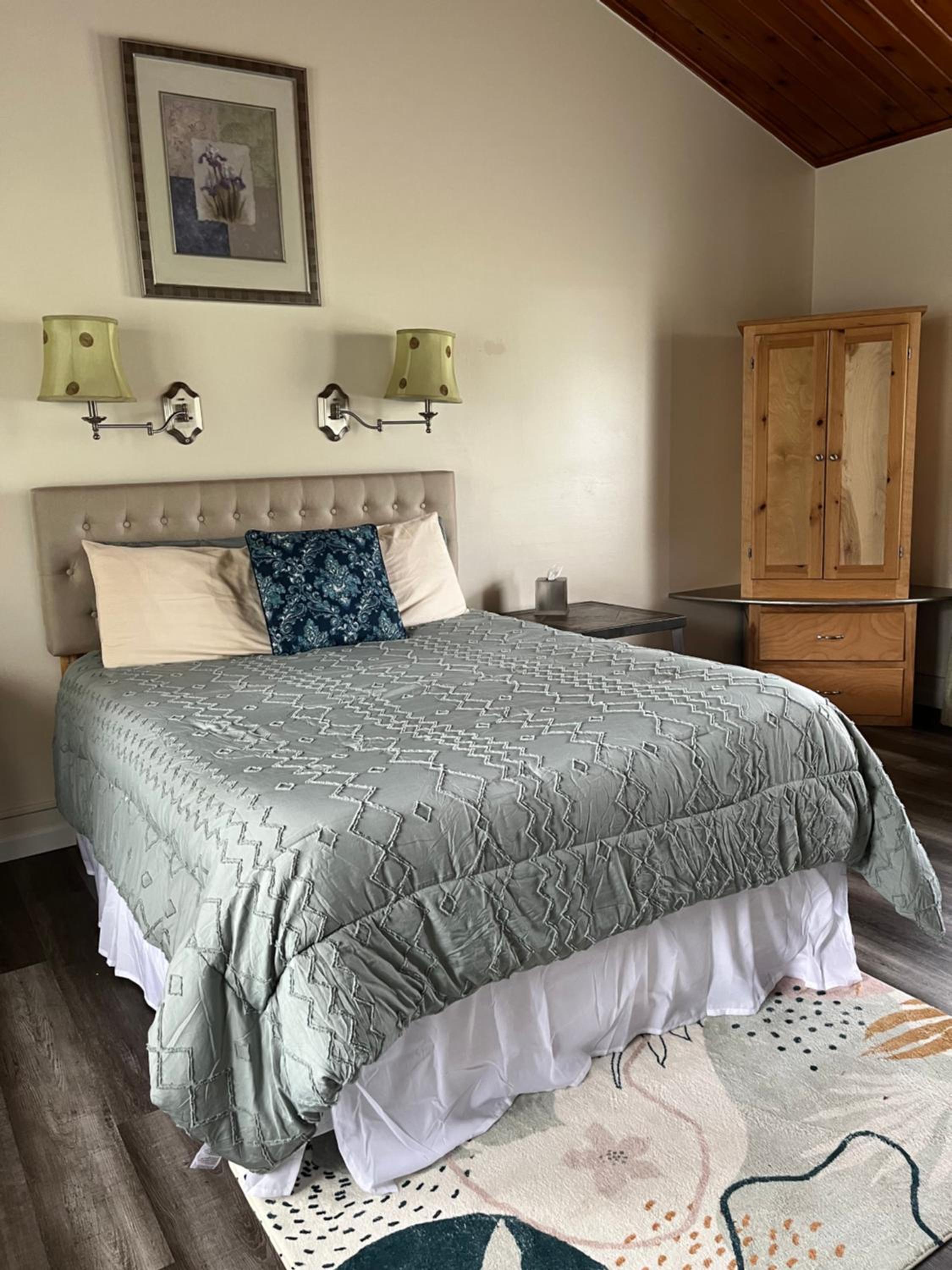 Vinehurst Inn & Suites