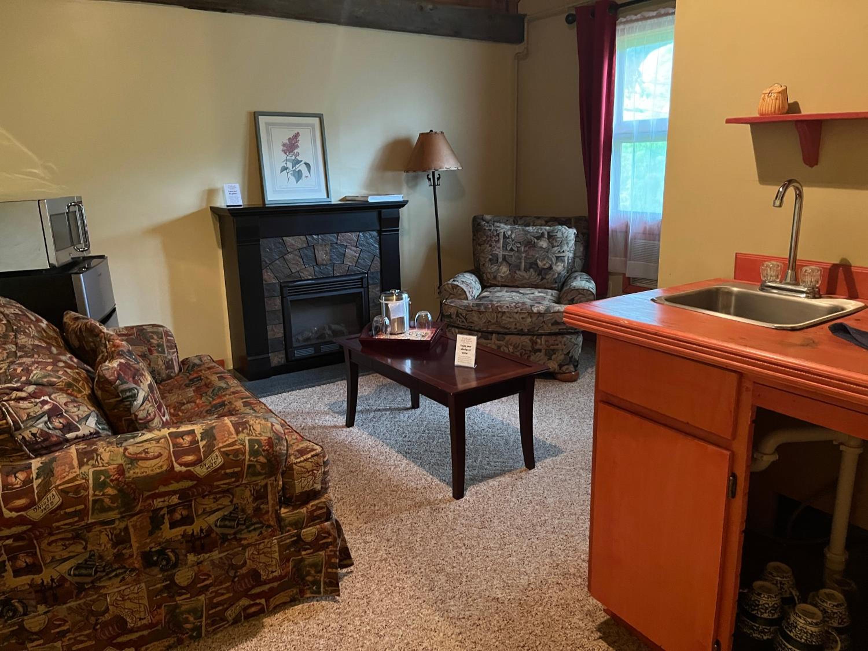 Vinehurst Inn & Suites