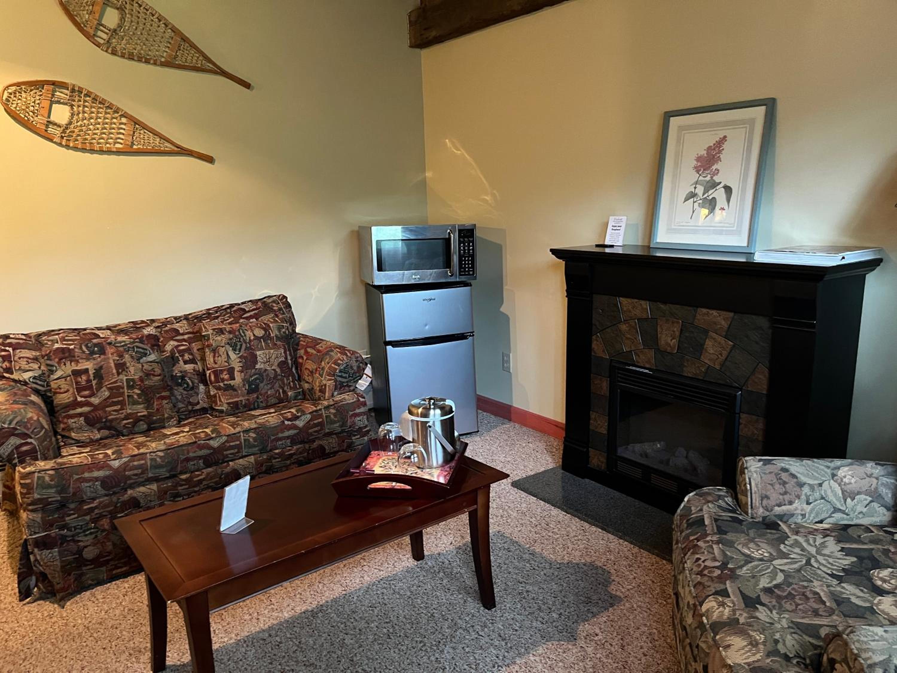 Vinehurst Inn & Suites