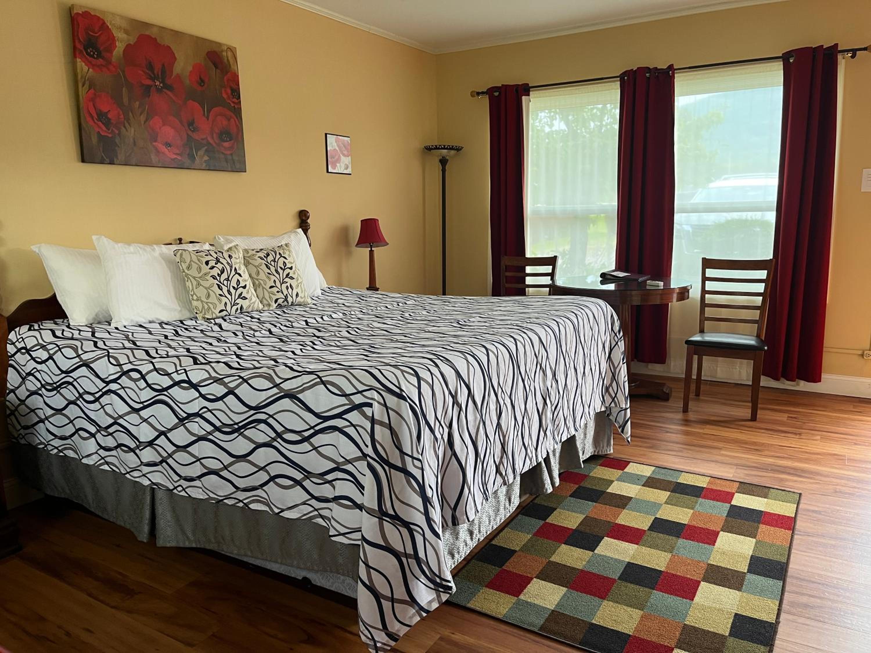 Vinehurst Inn & Suites