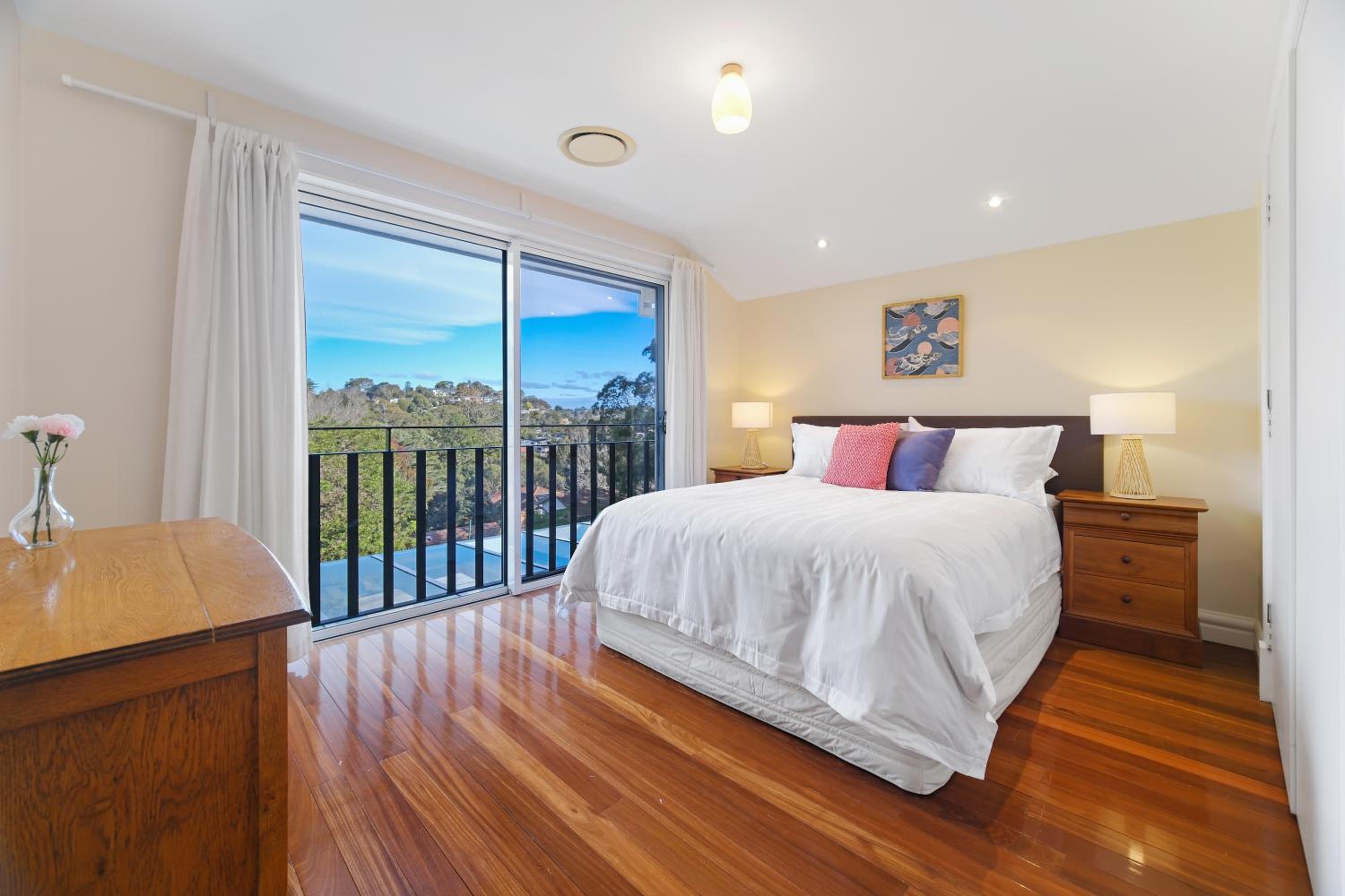 GRAND APARTMENT by the Harbor