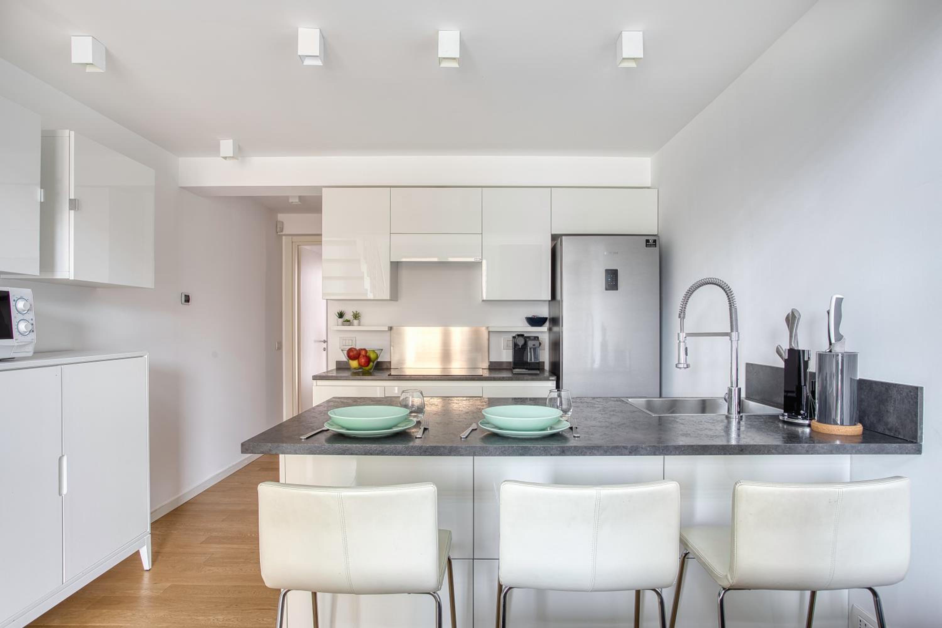 Just Urban Stays - Stylish Duplex with Terrace - 10 min Porta Romana
