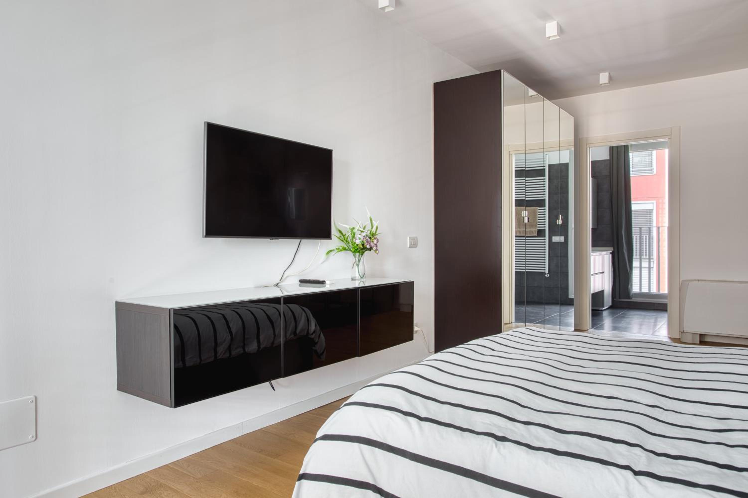 Just Urban Stays - Stylish Duplex with Terrace - 10 min Porta Romana