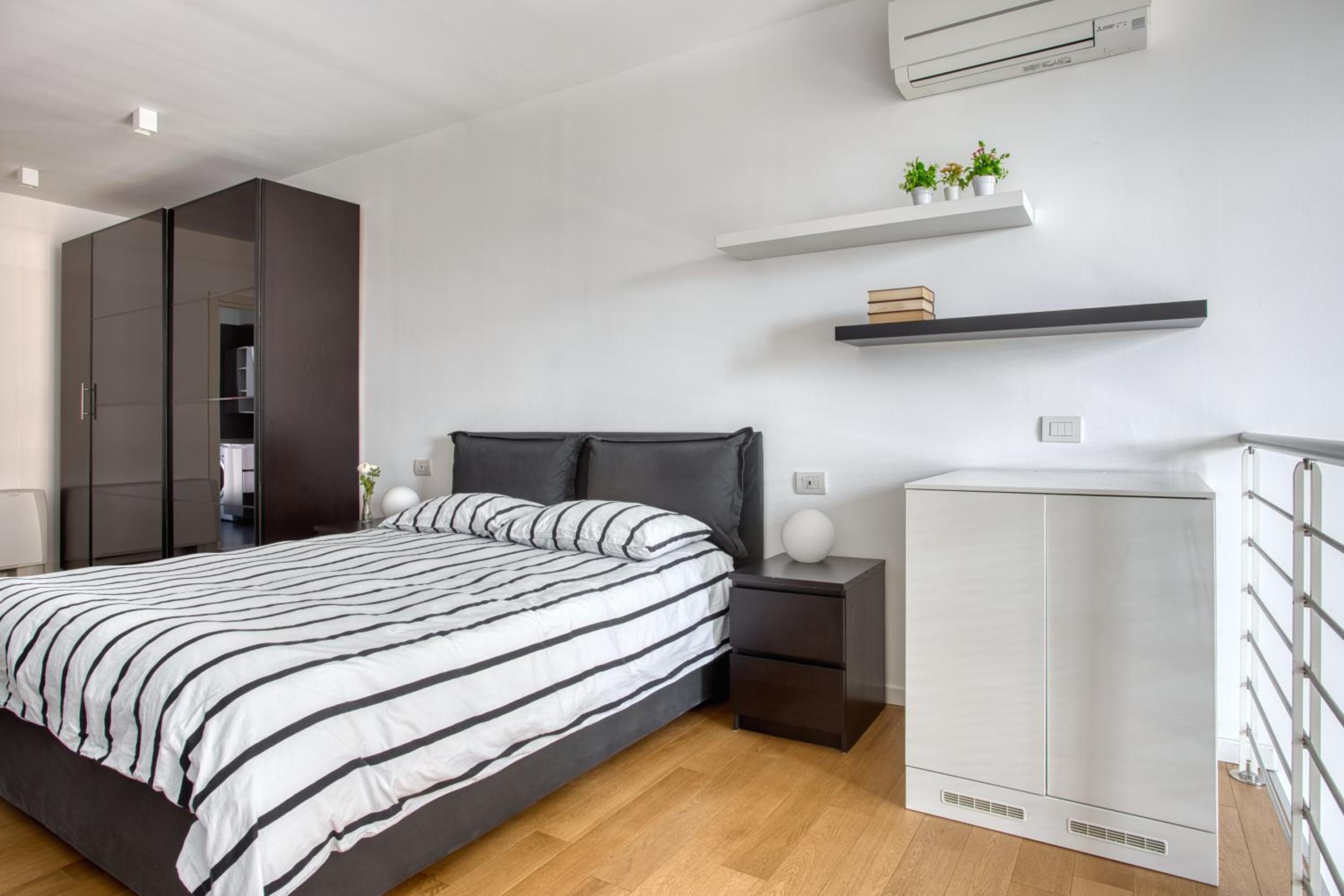 Just Urban Stays - Stylish Duplex with Terrace - 10 min Porta Romana