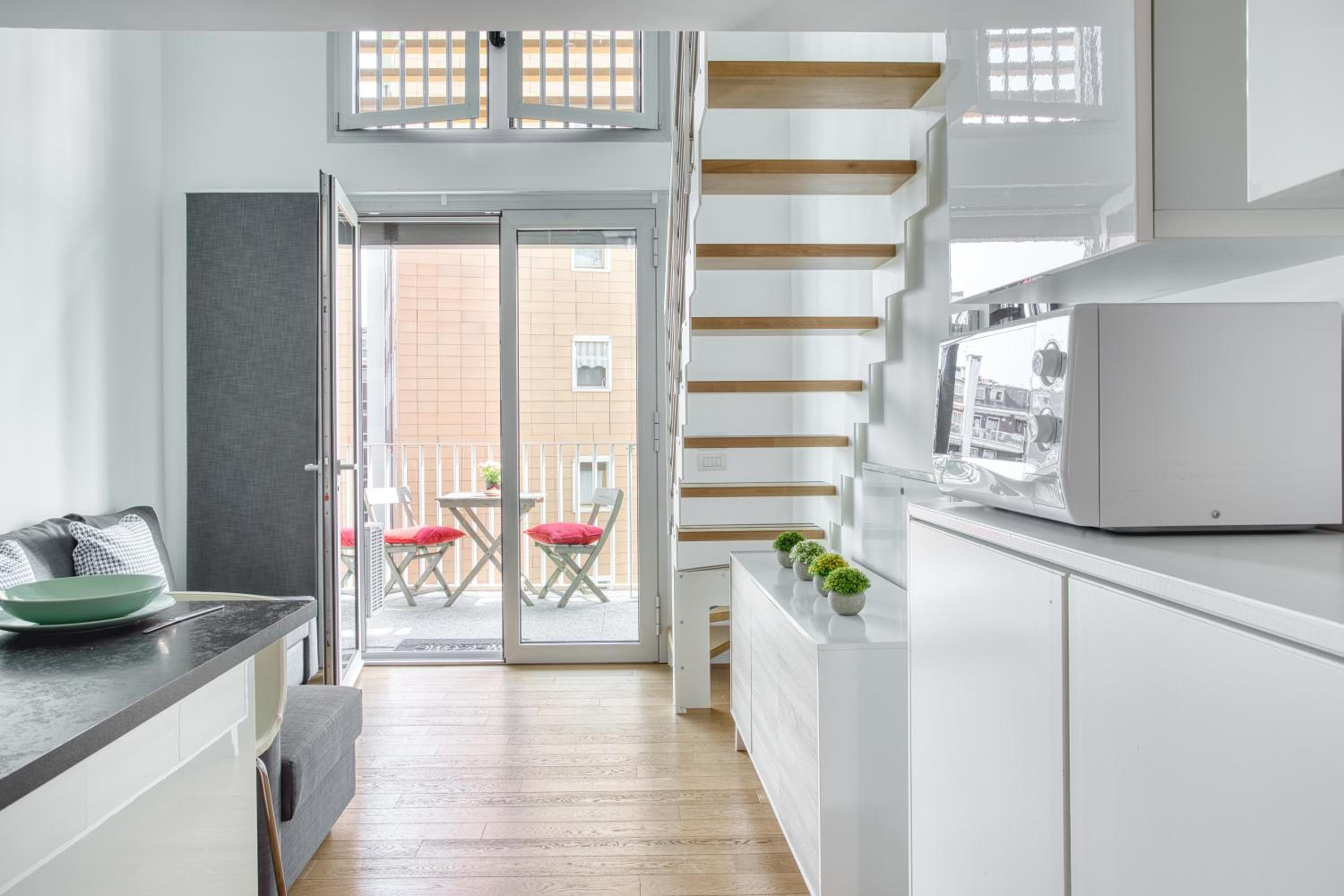 Just Urban Stays - Stylish Duplex with Terrace - 10 min Porta Romana