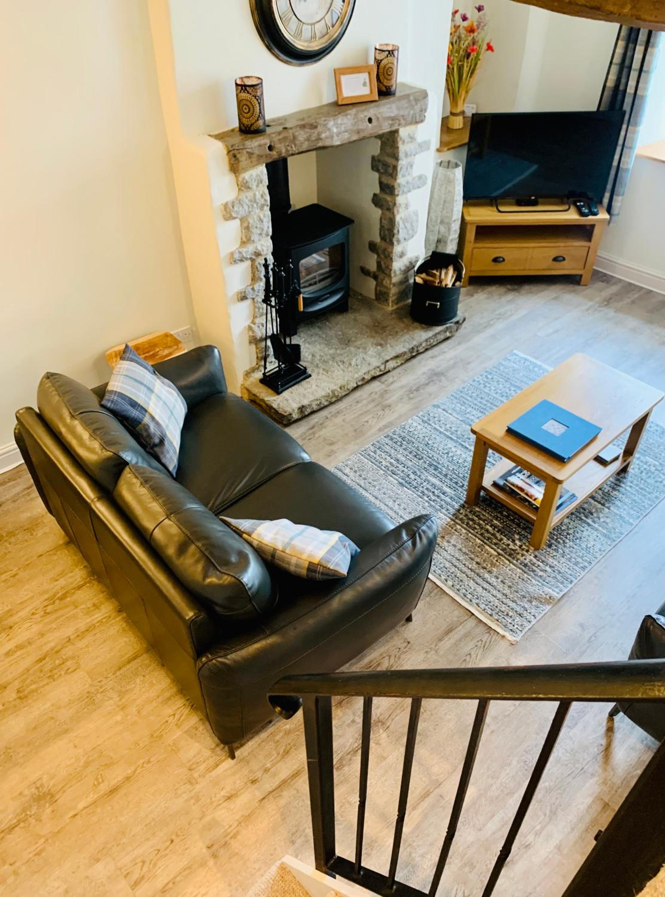 The Beautiful Bobbin - Premium Cottage with views, local walks, wood burner & pubs view 4