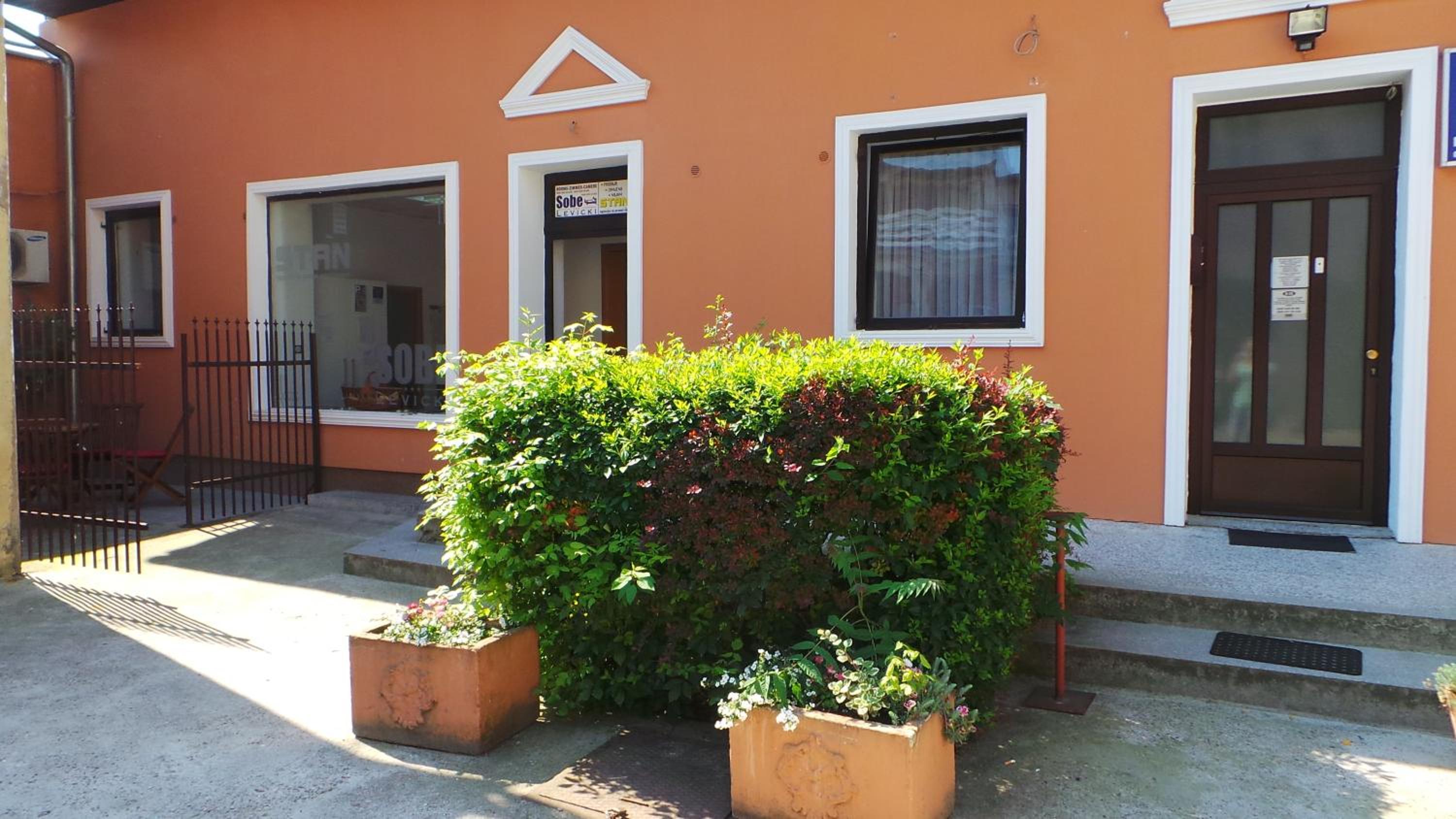 Hotel Rooms Levicki - Image 1