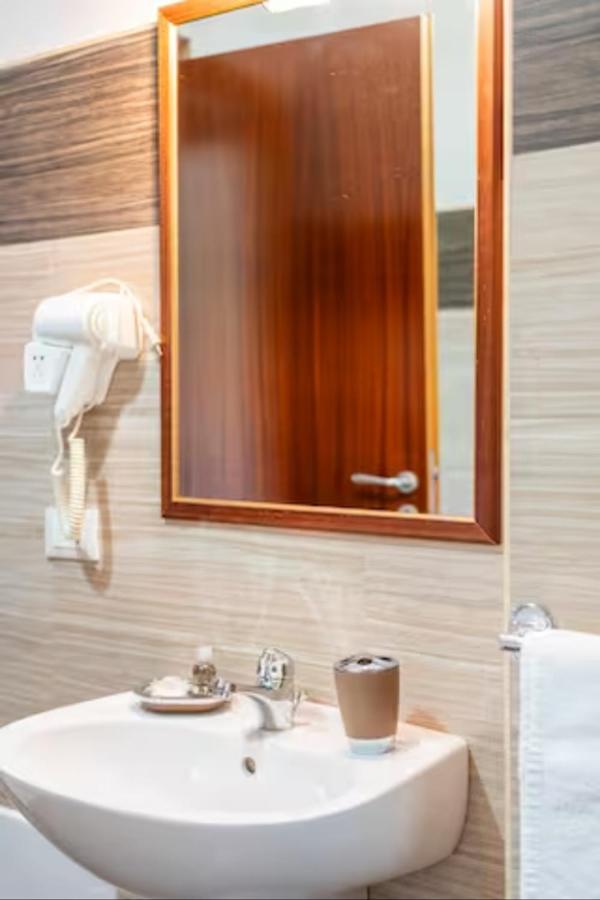 Luna e stelle en Sangineto — bathroom