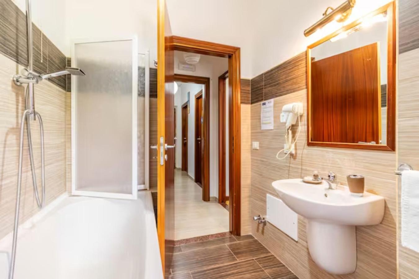 Luna e stelle en Sangineto — bathroom