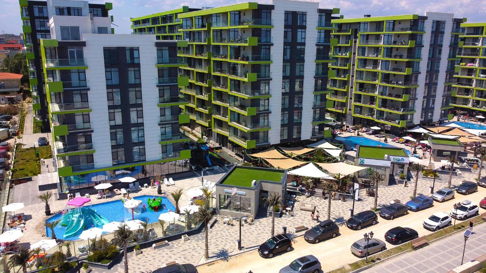Azurre Apartment Spa and Pool Beach Resort