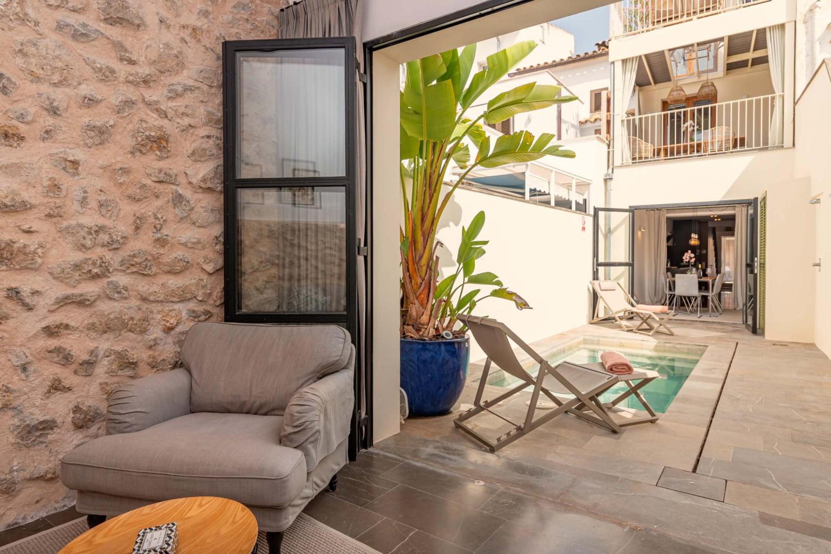 Villa Roser Vell by Sealand Villas view 2