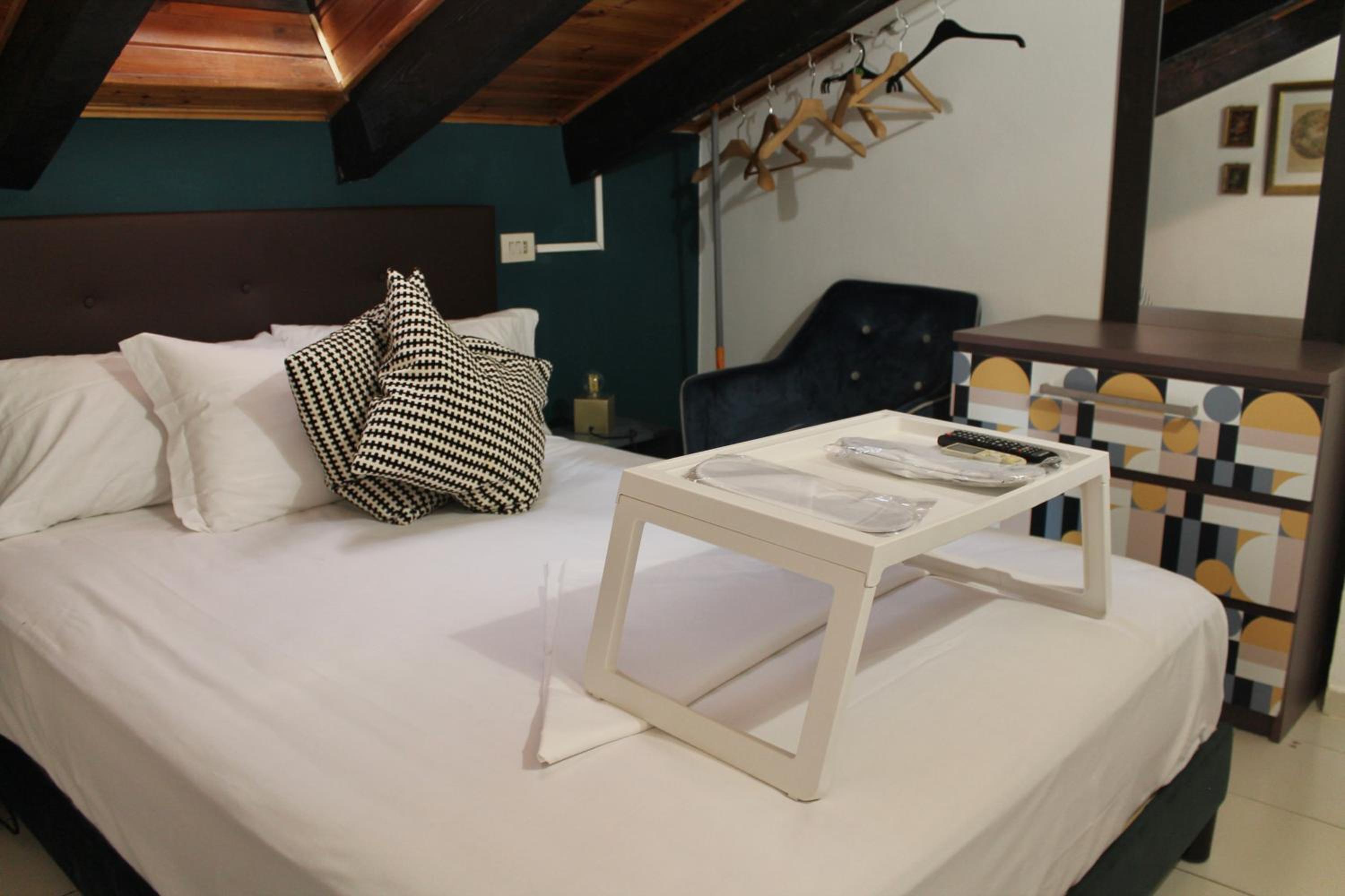 Mercanti Attic Version en Milan — hotel room