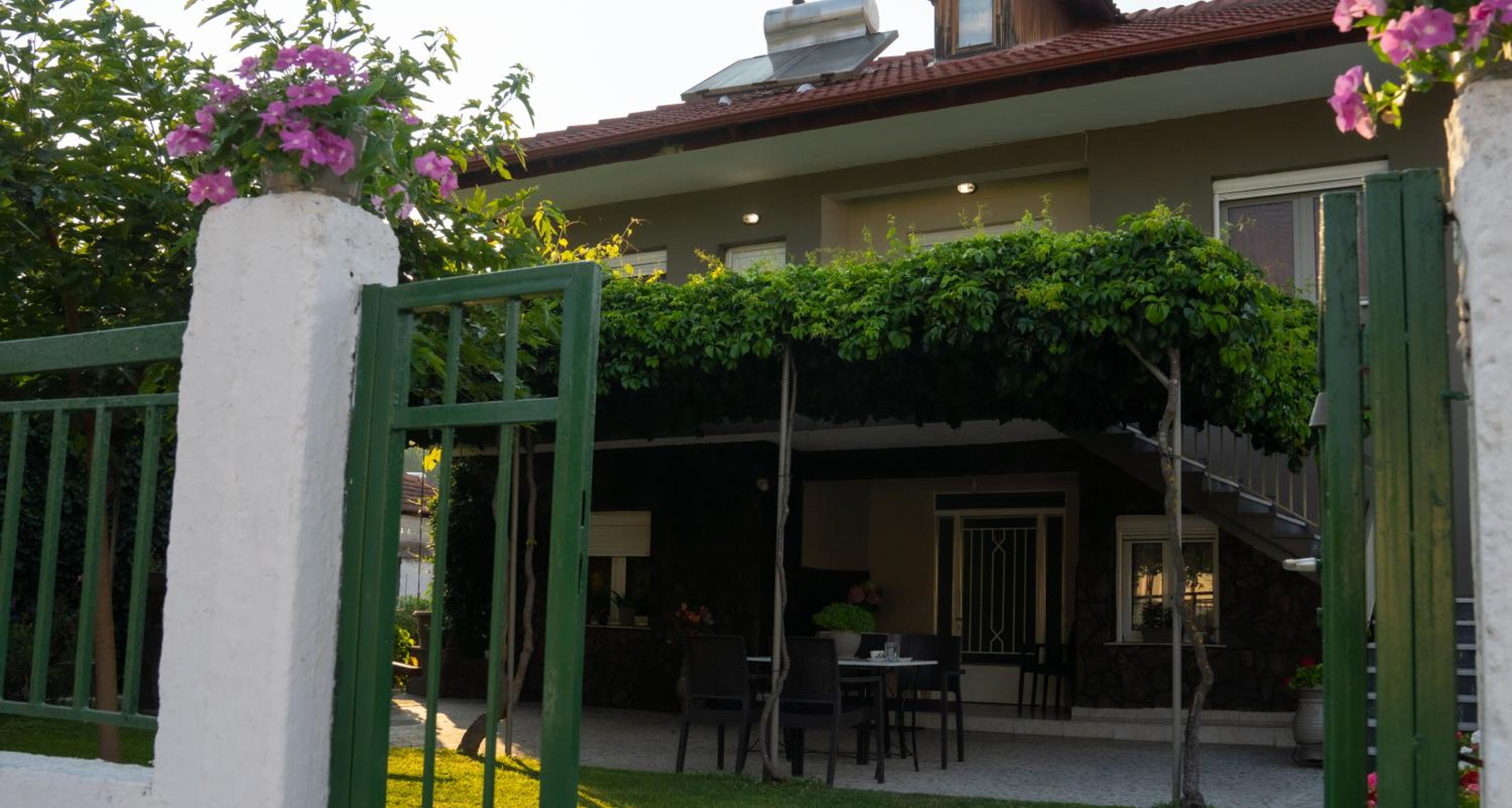 Xrysa's House