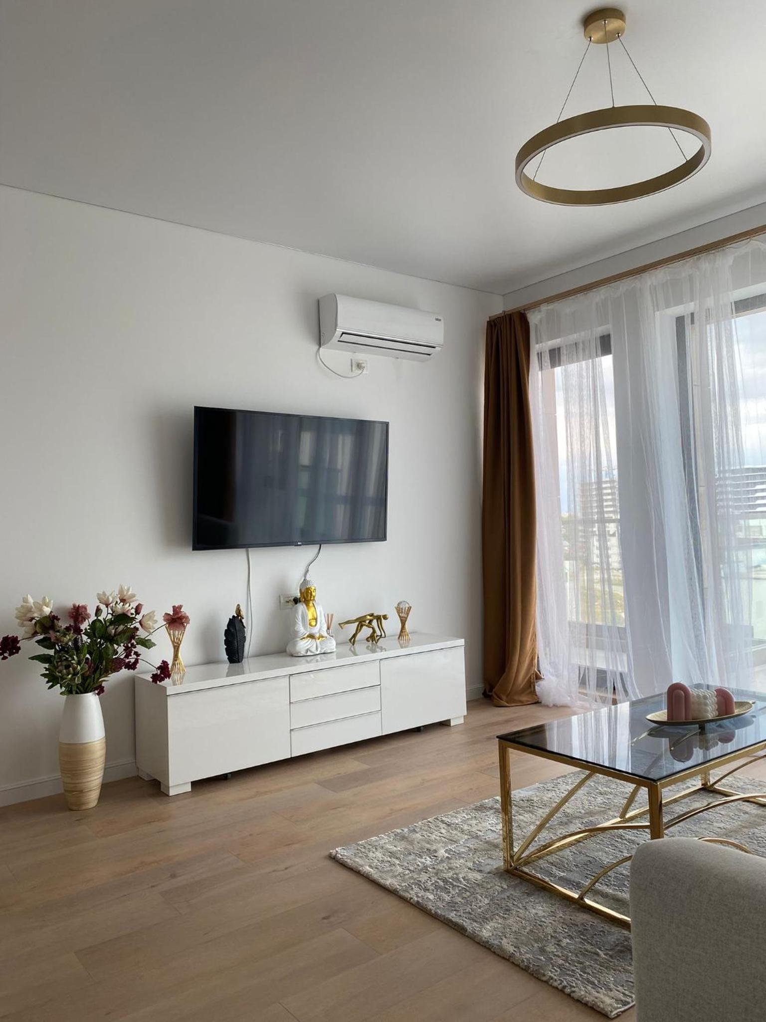 Queen's Studio Deluxe Mamaia Nord view 4