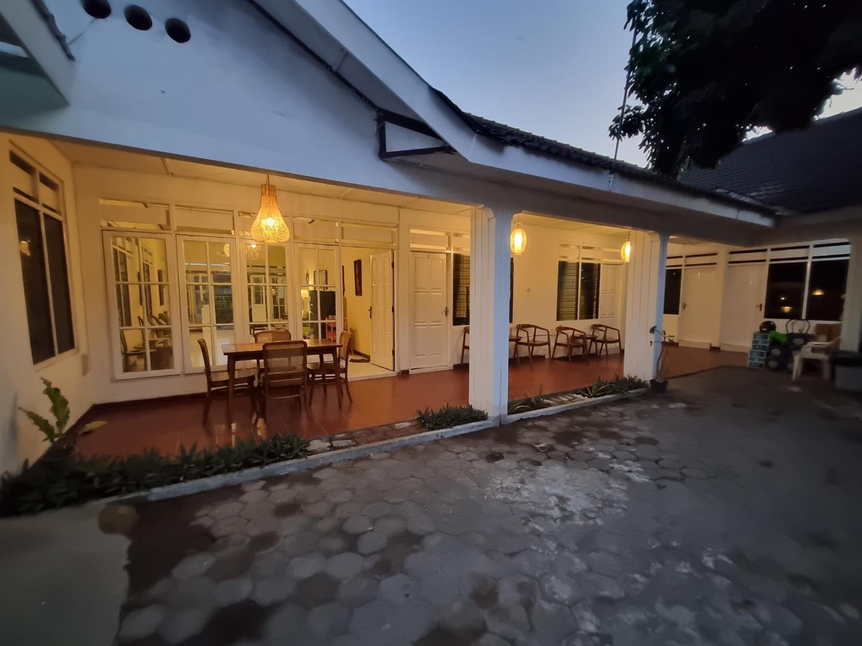 Banana Homestay Prawirodirjan view 5